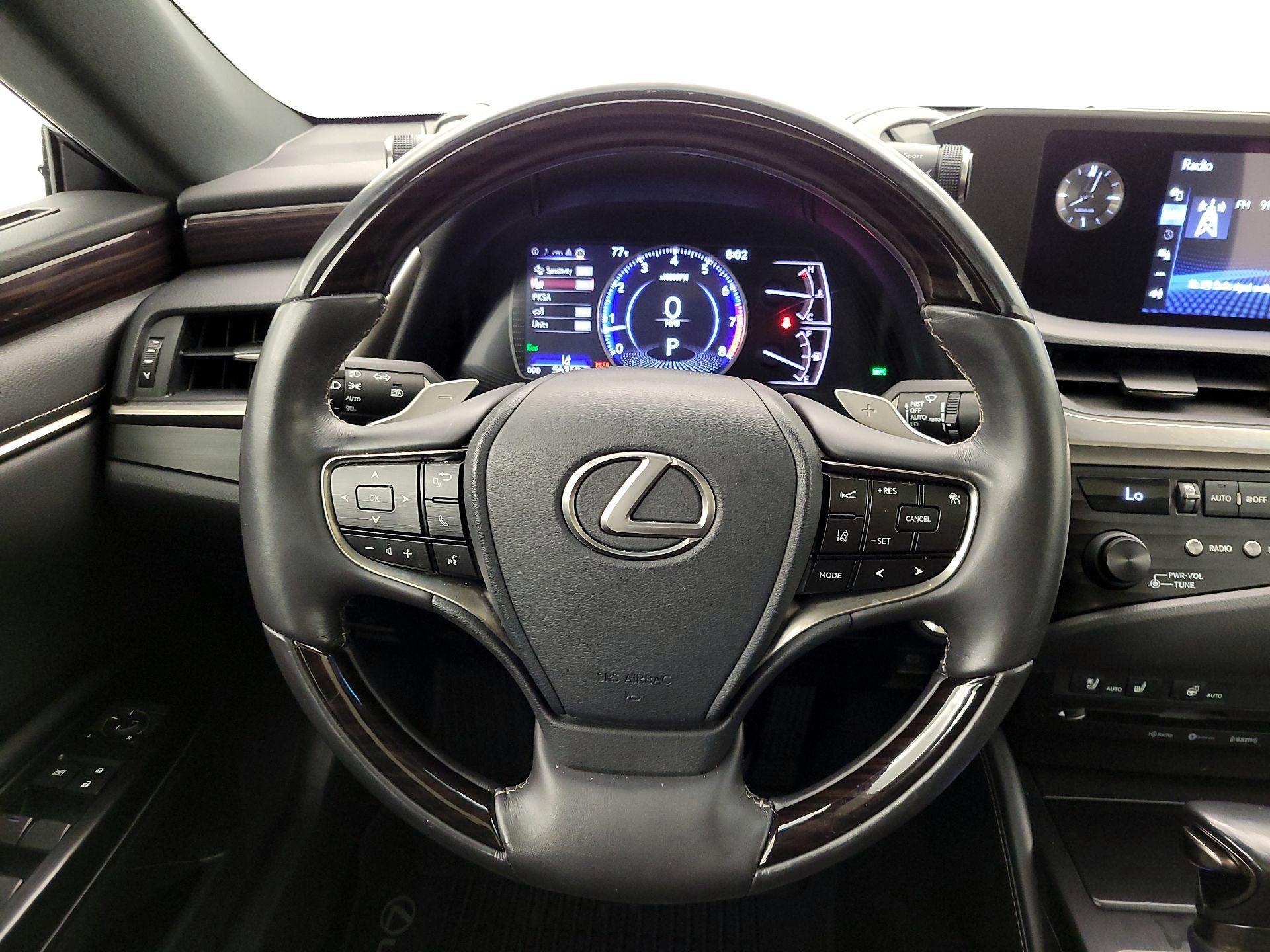 Thumbnail: 2019 Lexus ES - 10