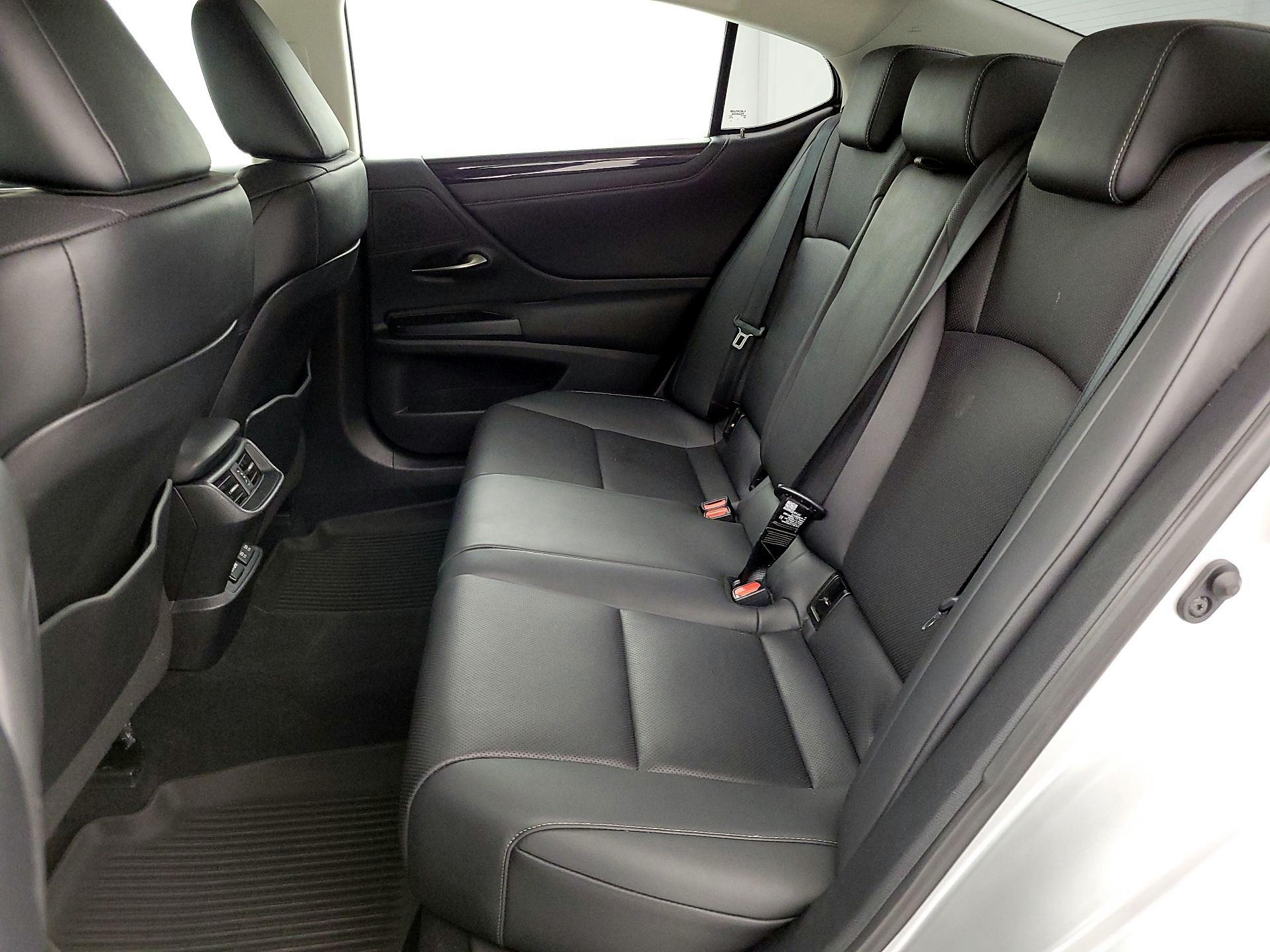 Thumbnail: 2019 Lexus ES - 20