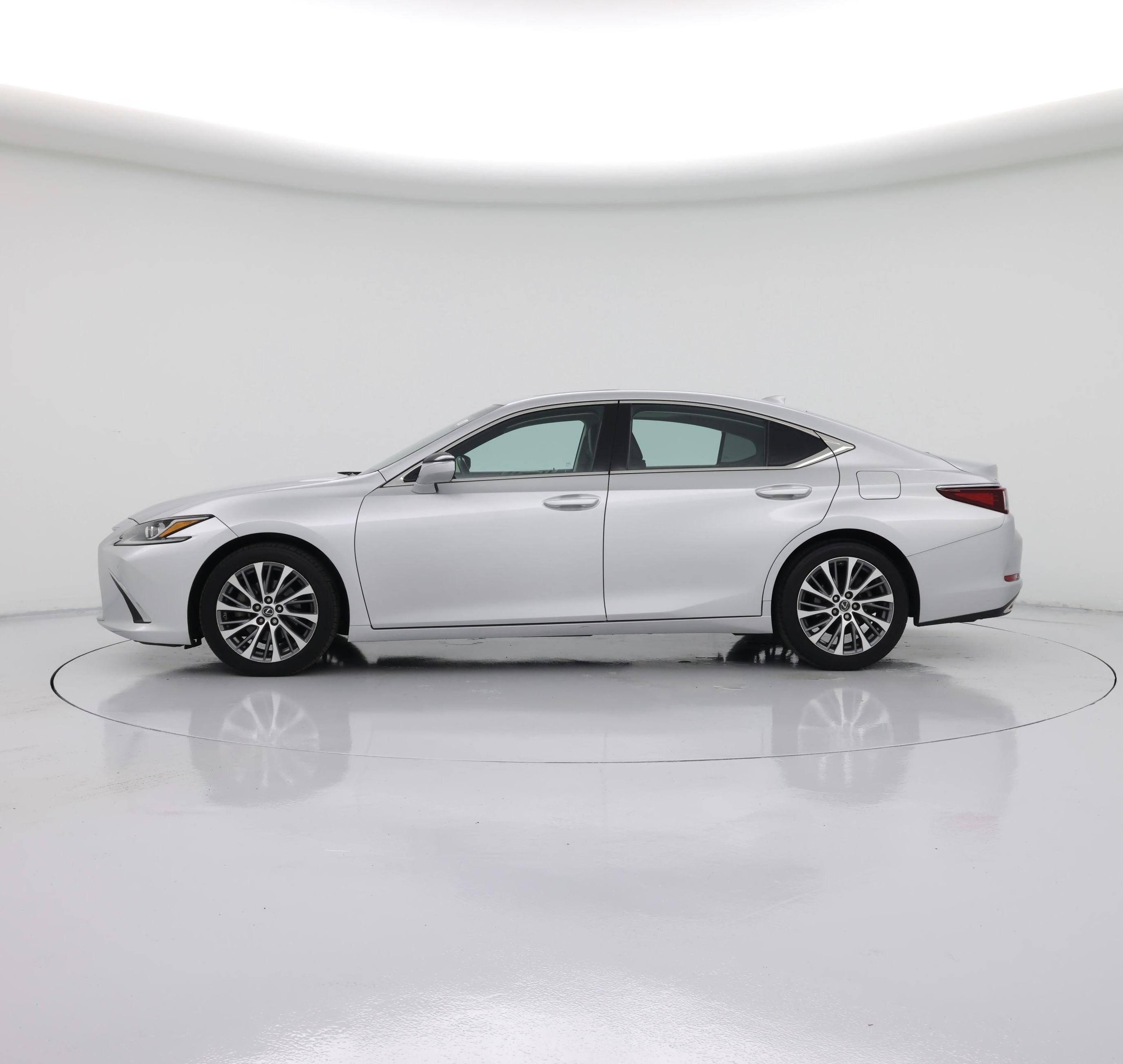 Thumbnail: 2019 Lexus ES - 3
