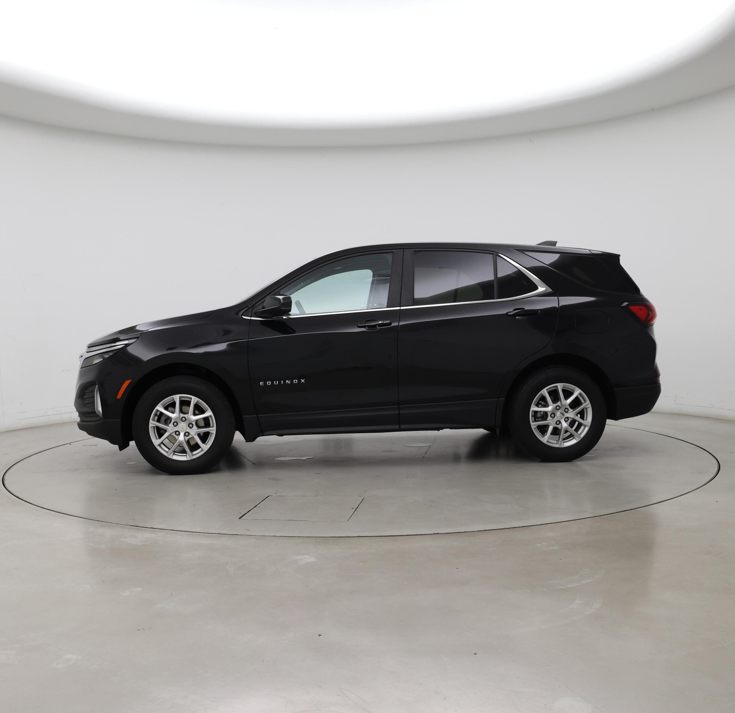 Thumbnail: 2023 Chevrolet Equinox - 3