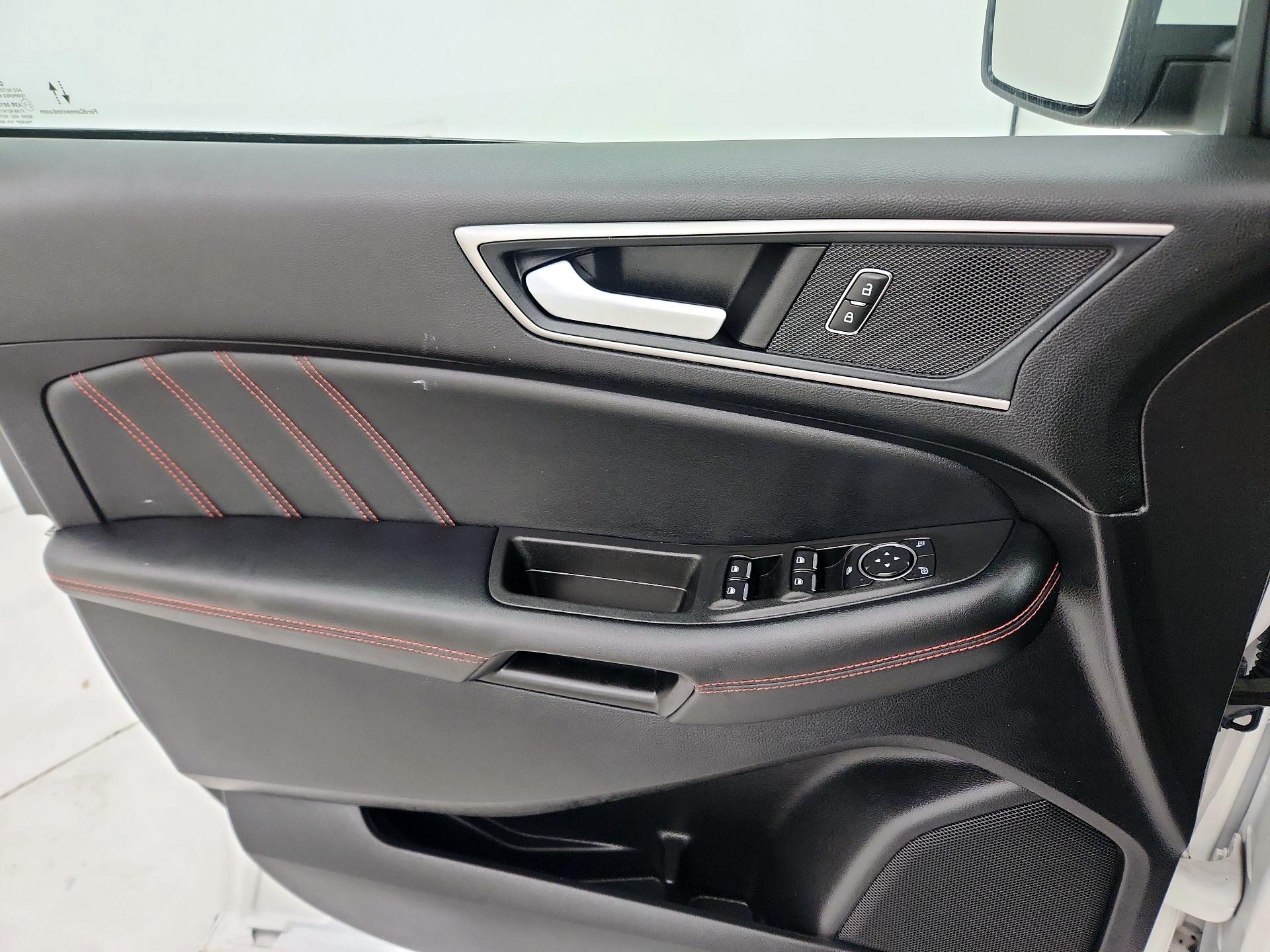 Thumbnail: 2022 Ford Edge - 12