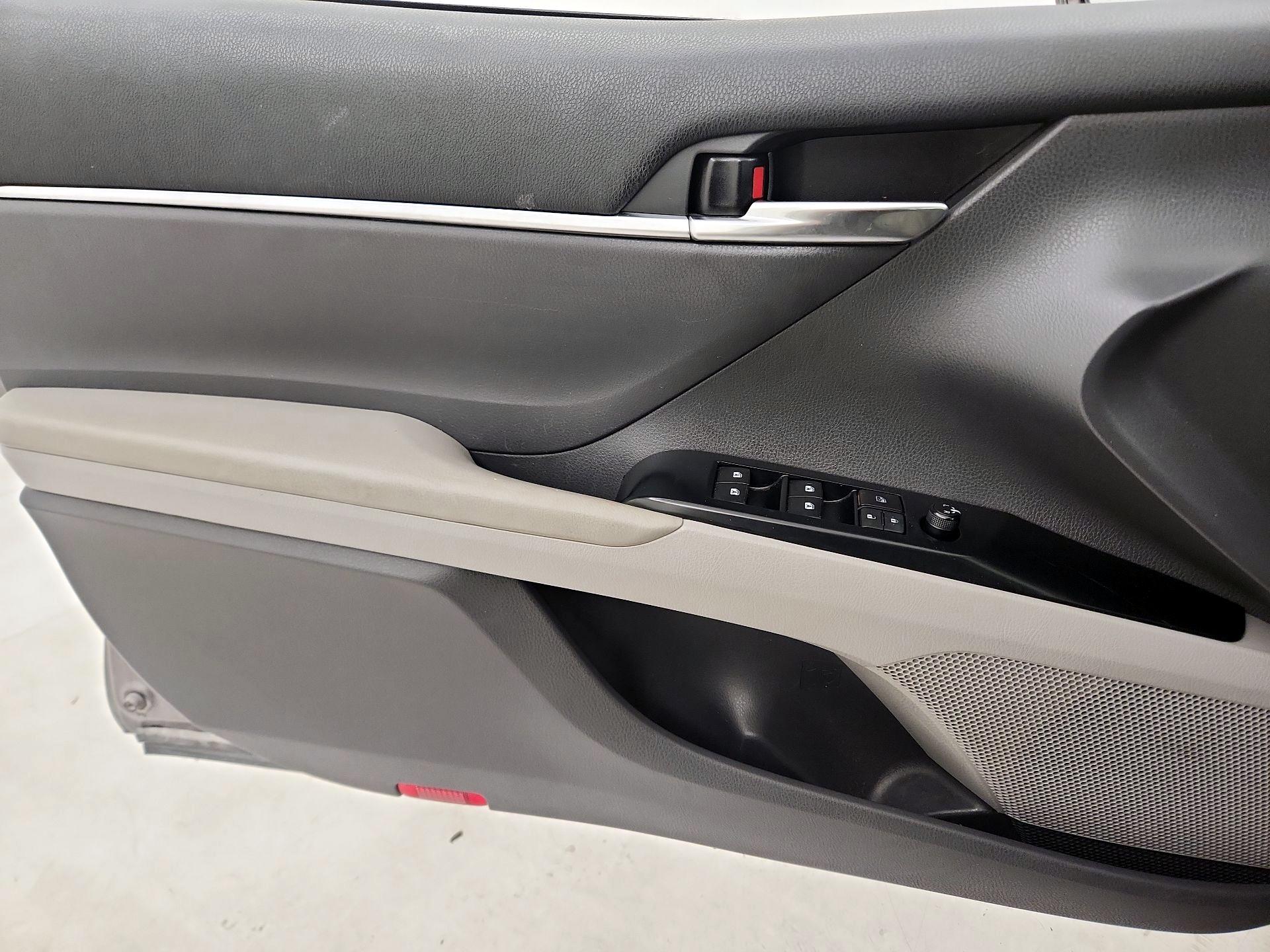 Thumbnail: 2020 Toyota Camry - 12