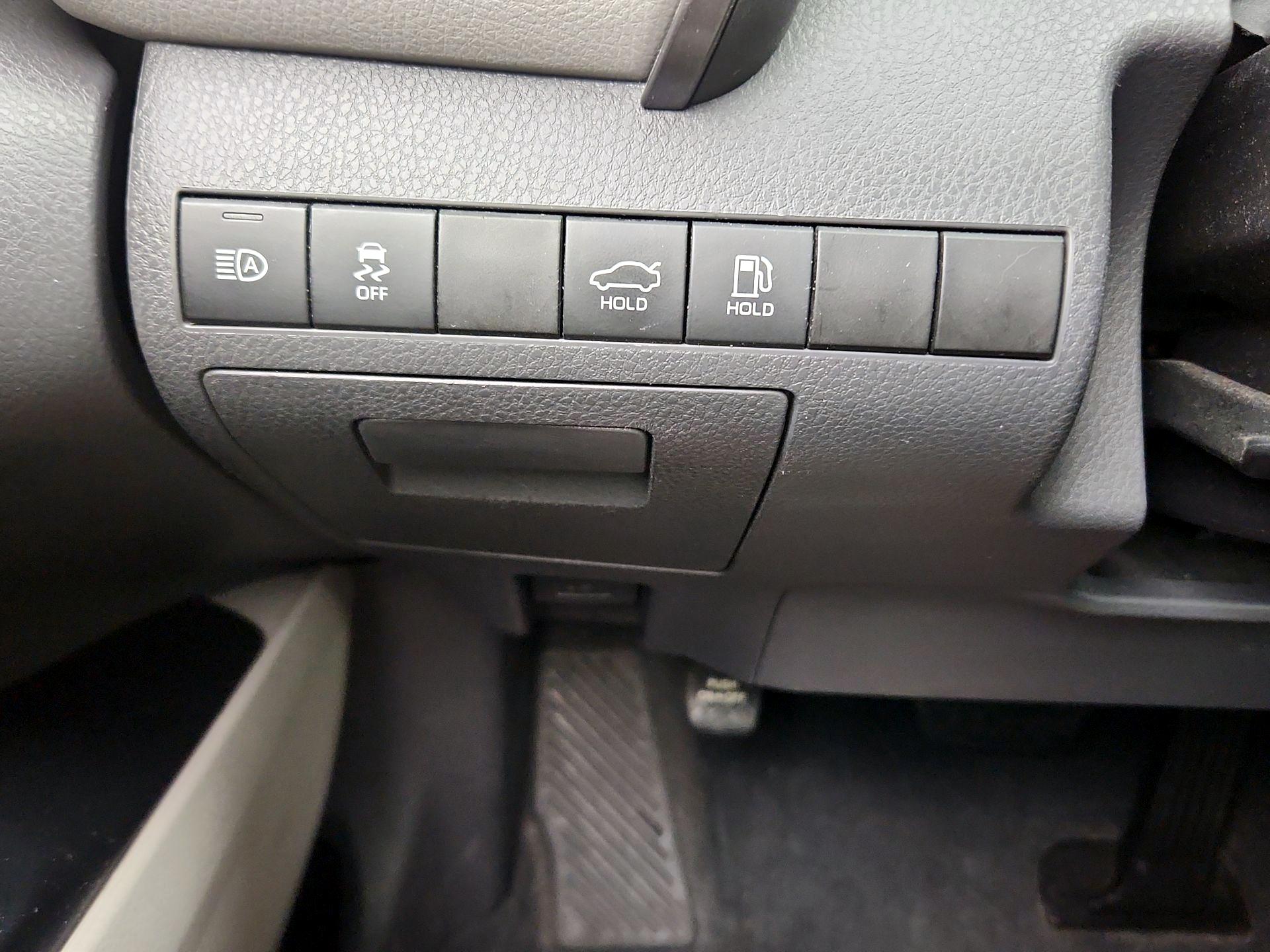 Thumbnail: 2020 Toyota Camry - 13