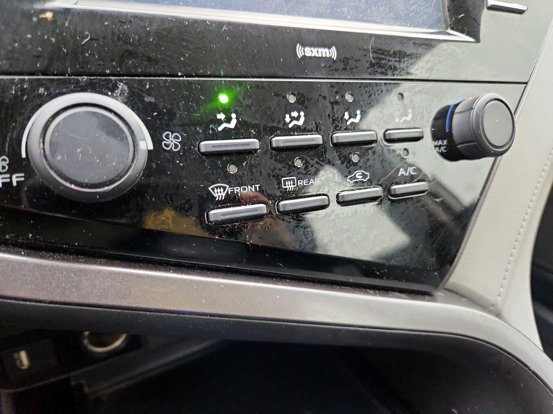 Thumbnail: 2020 Toyota Camry - 16