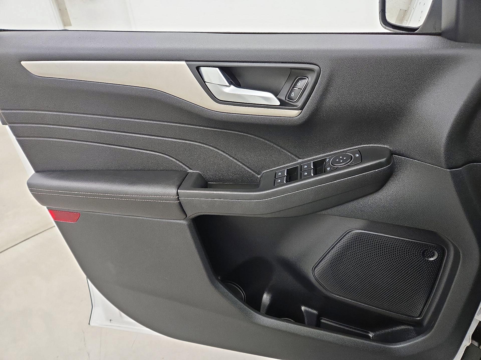 Thumbnail: 2022 Ford Escape - 12