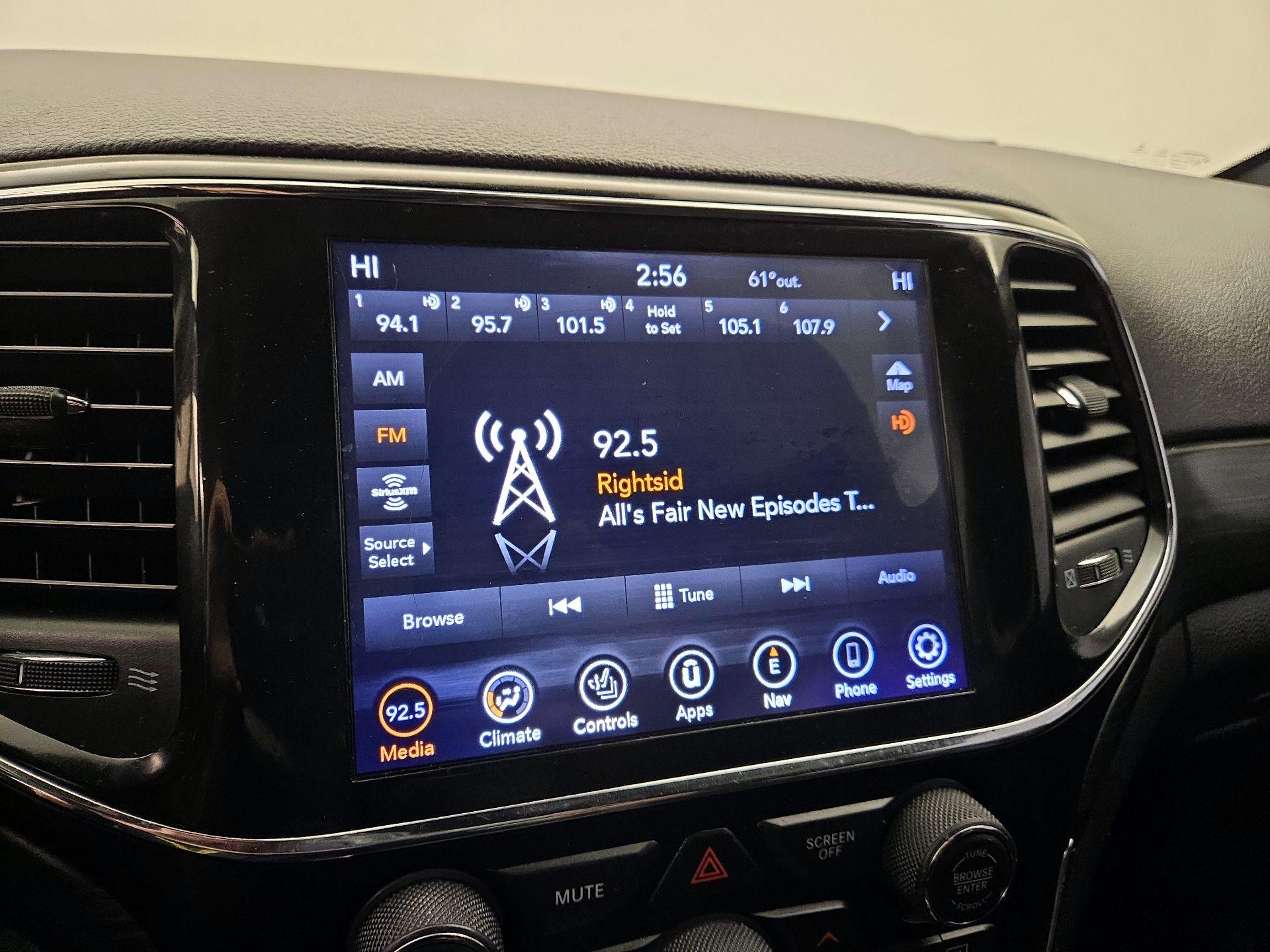 Thumbnail: 2021 Jeep Grand Cherokee - 16