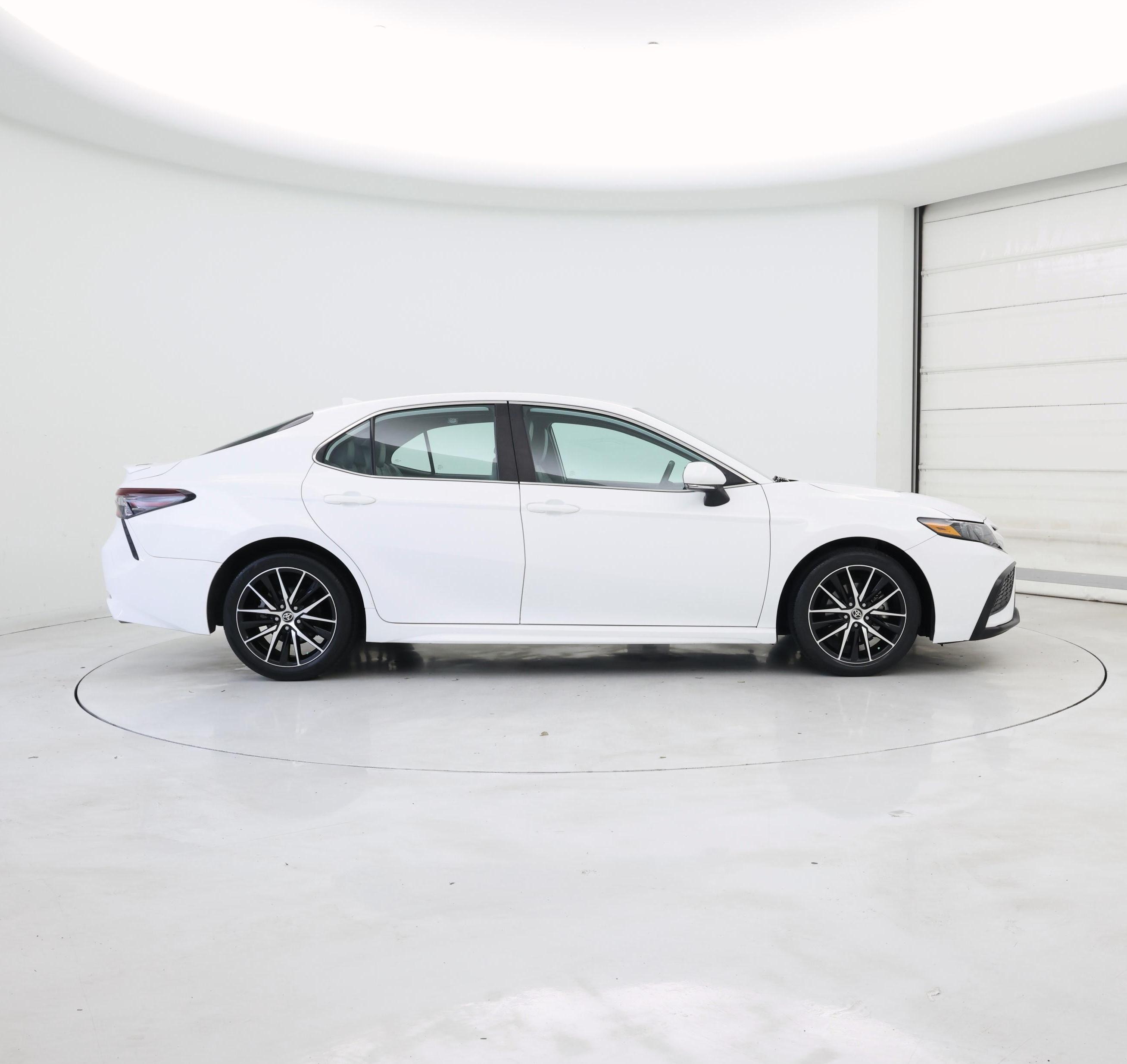Thumbnail: 2022 Toyota Camry - 7