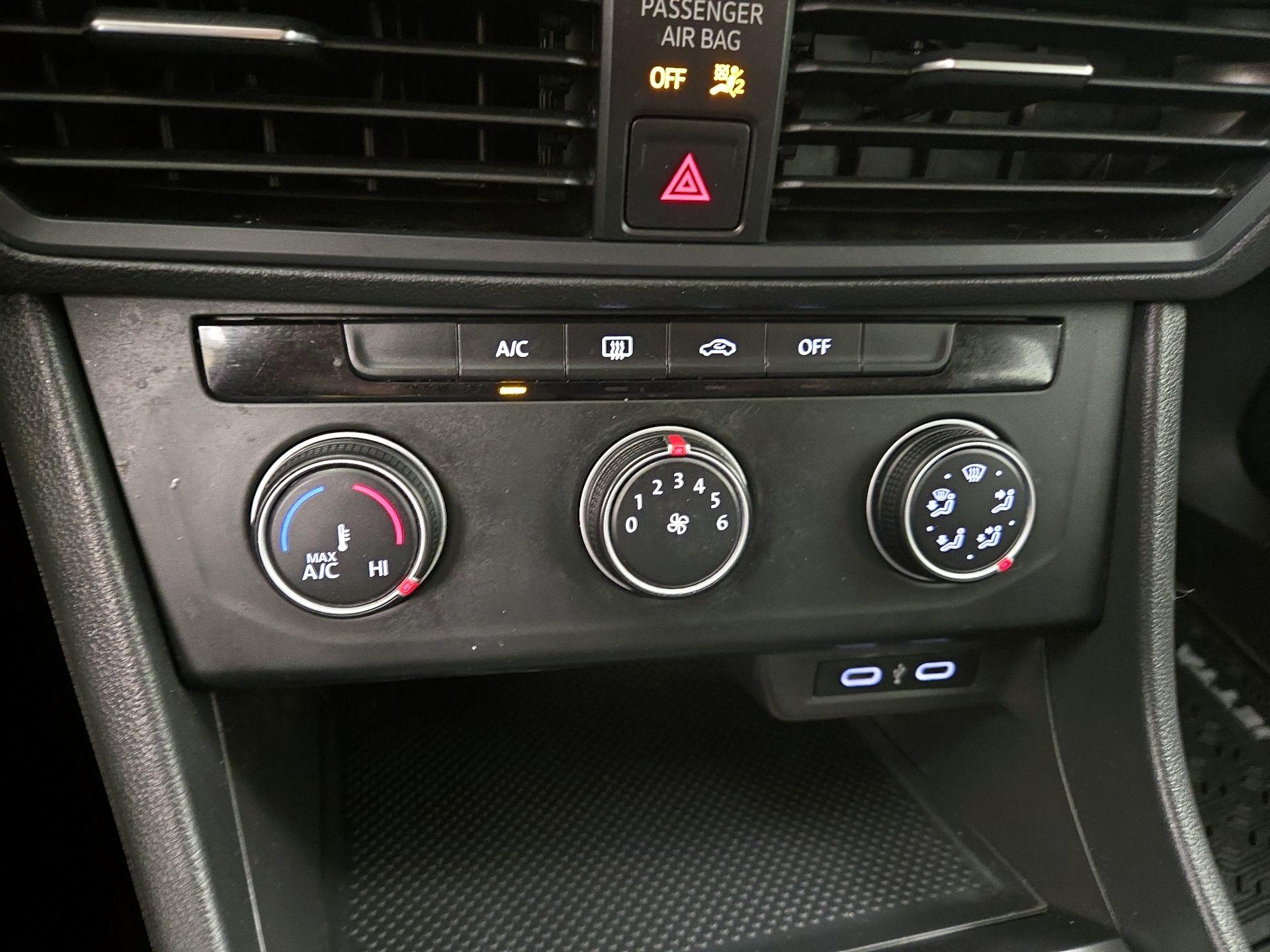 Thumbnail: 2023 Volkswagen Jetta - 16