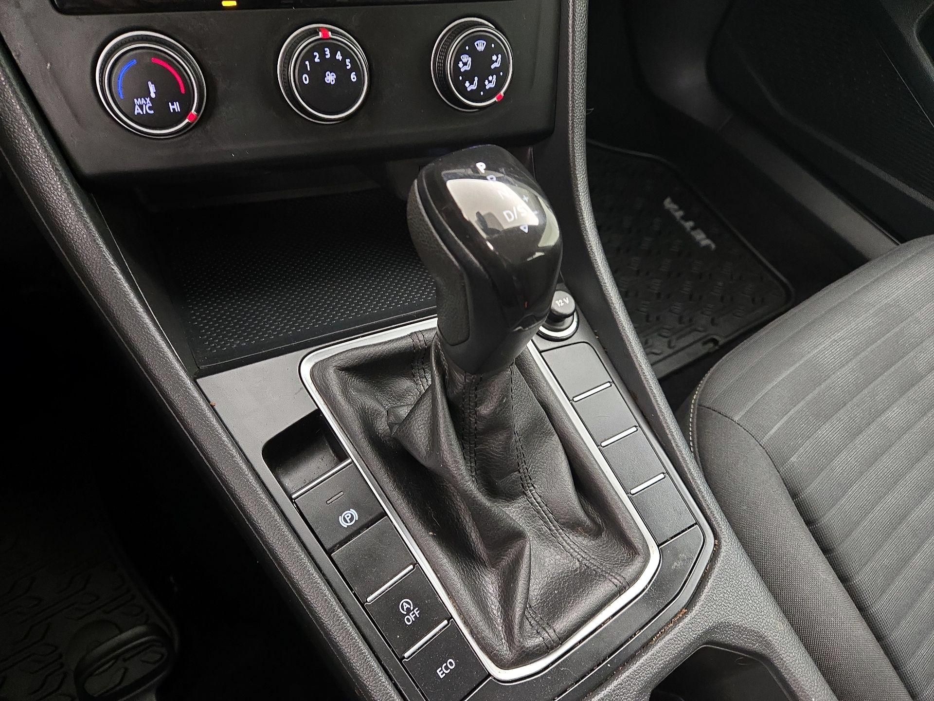 Thumbnail: 2023 Volkswagen Jetta - 17