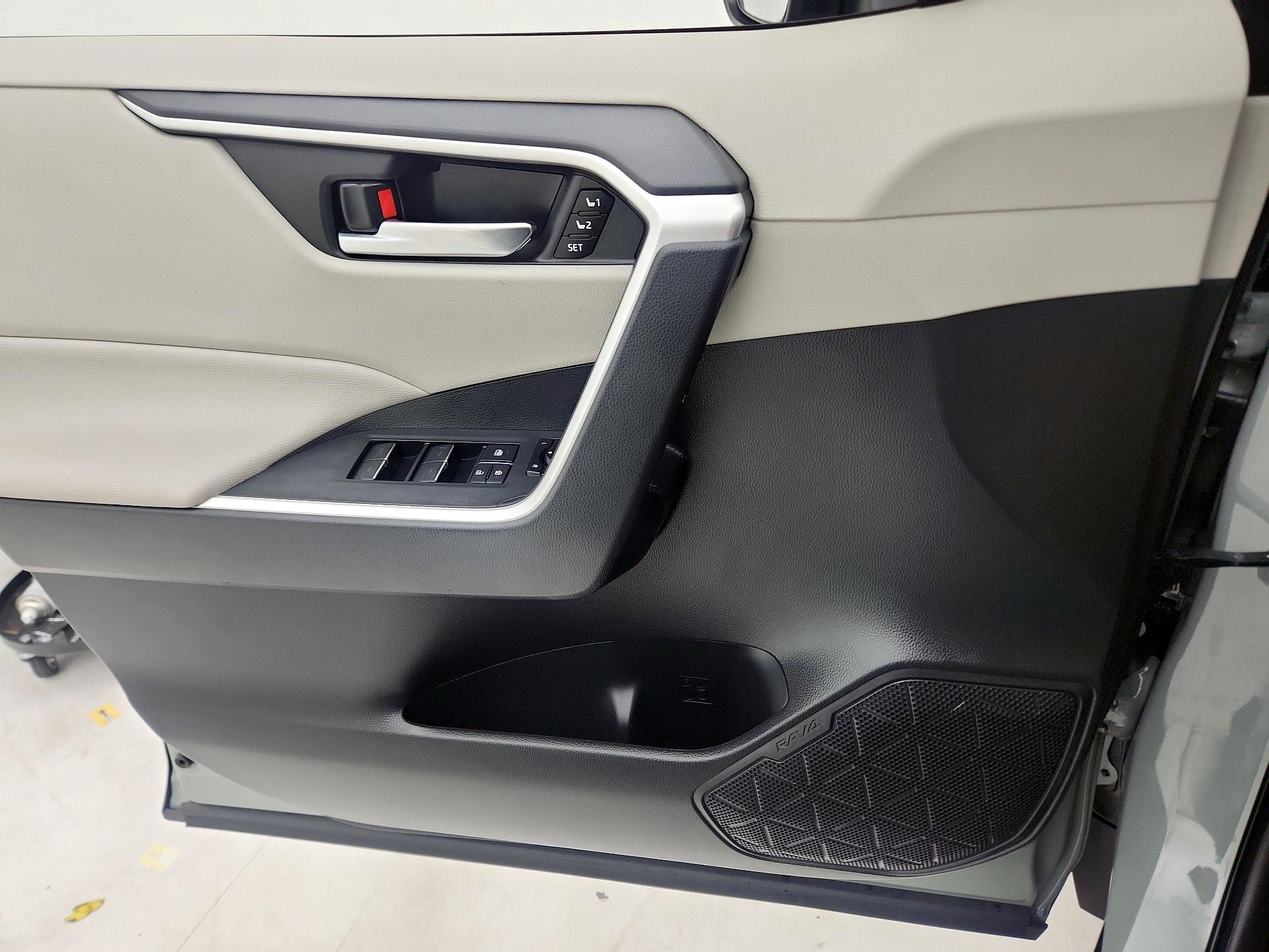 Thumbnail: 2023 Toyota RAV4 - 12