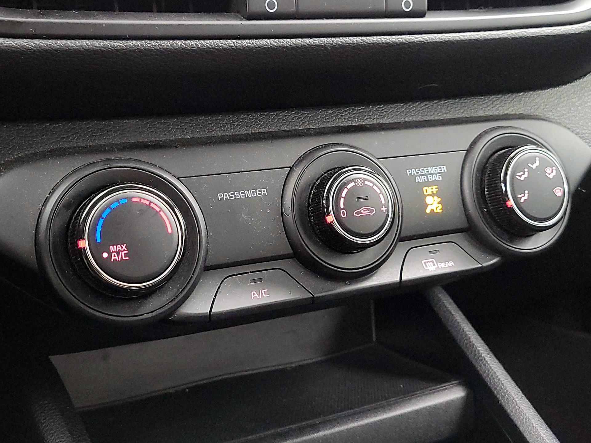 Thumbnail: 2024 Kia Forte - 16