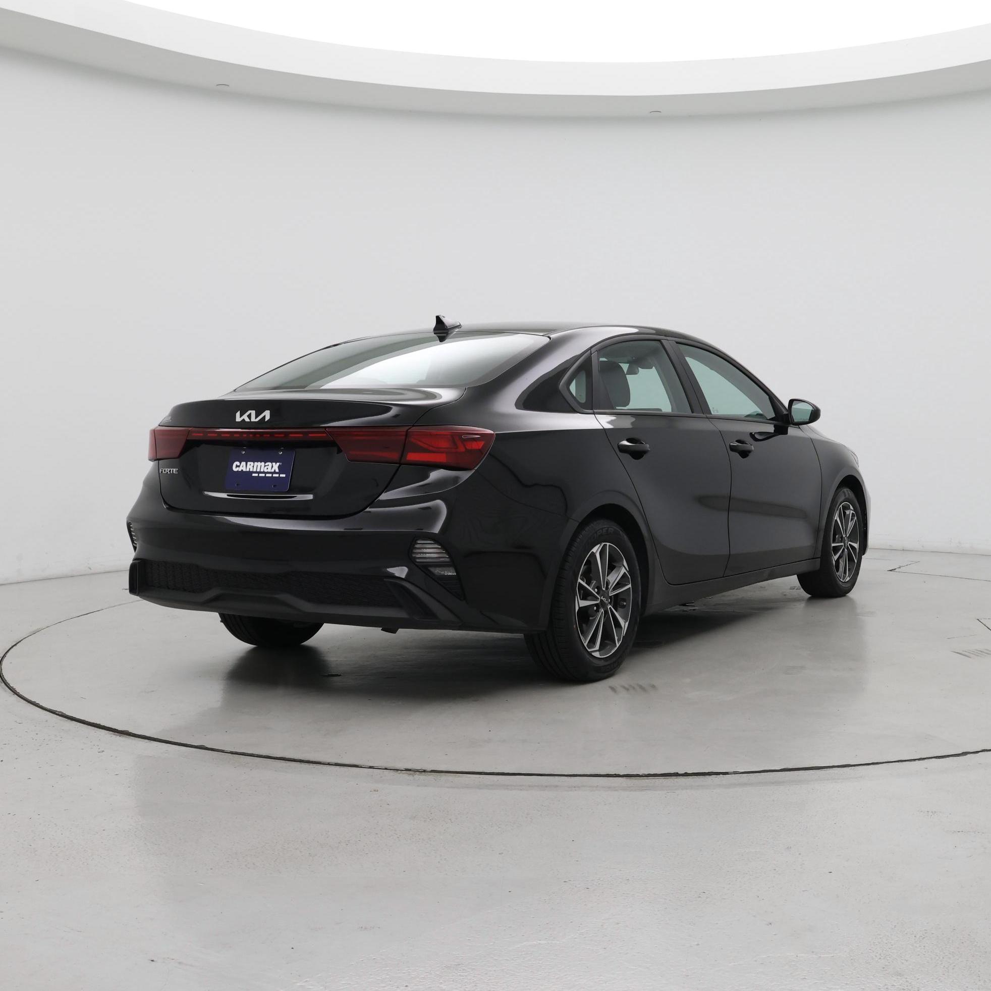 Thumbnail: 2024 Kia Forte - 8