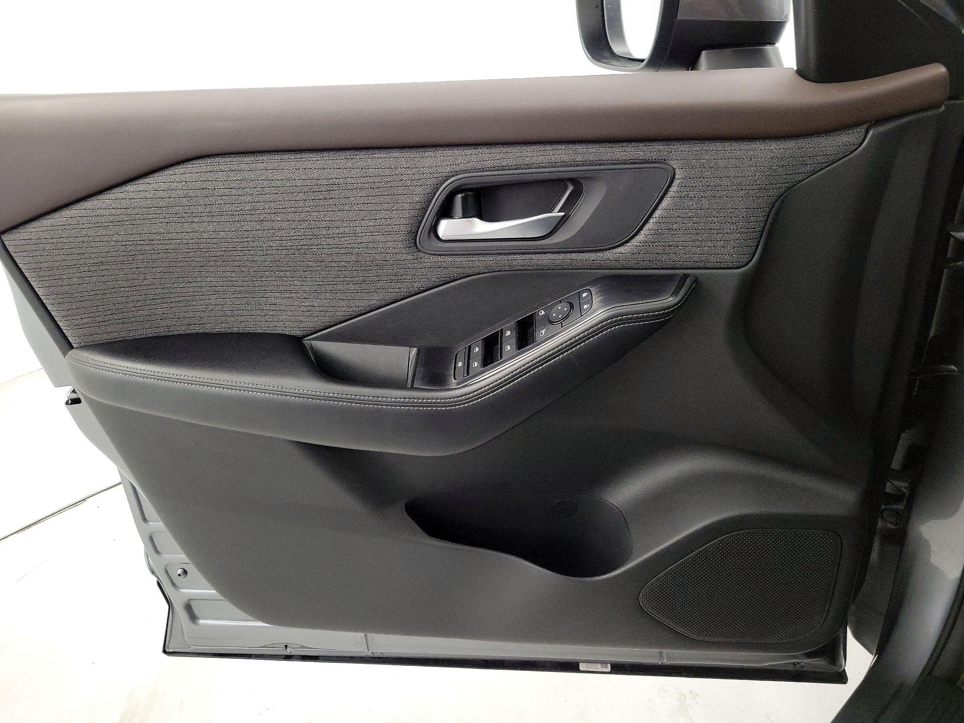 Thumbnail: 2023 Nissan Rogue - 12