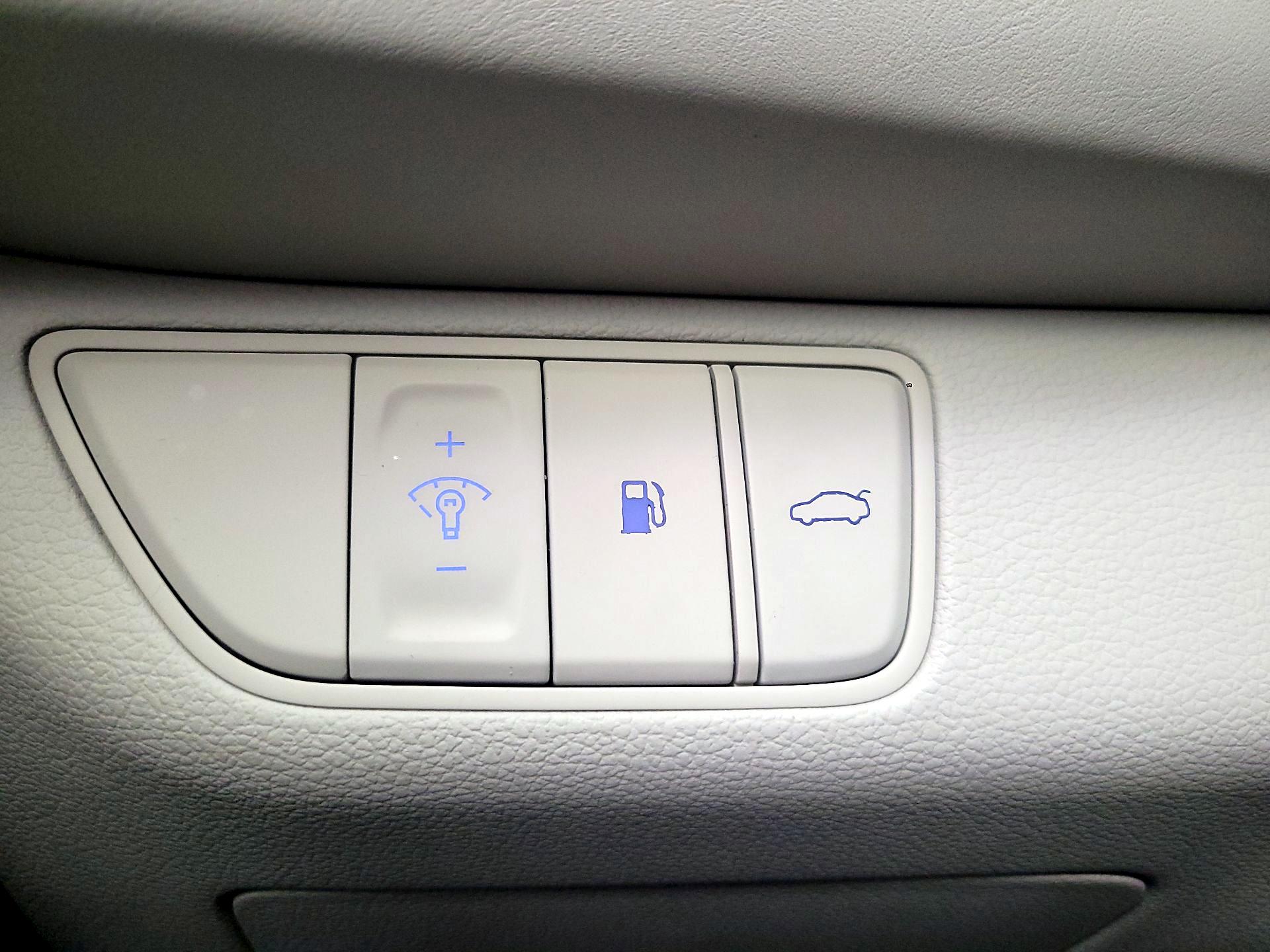 Thumbnail: 2024 Genesis G70 - 13