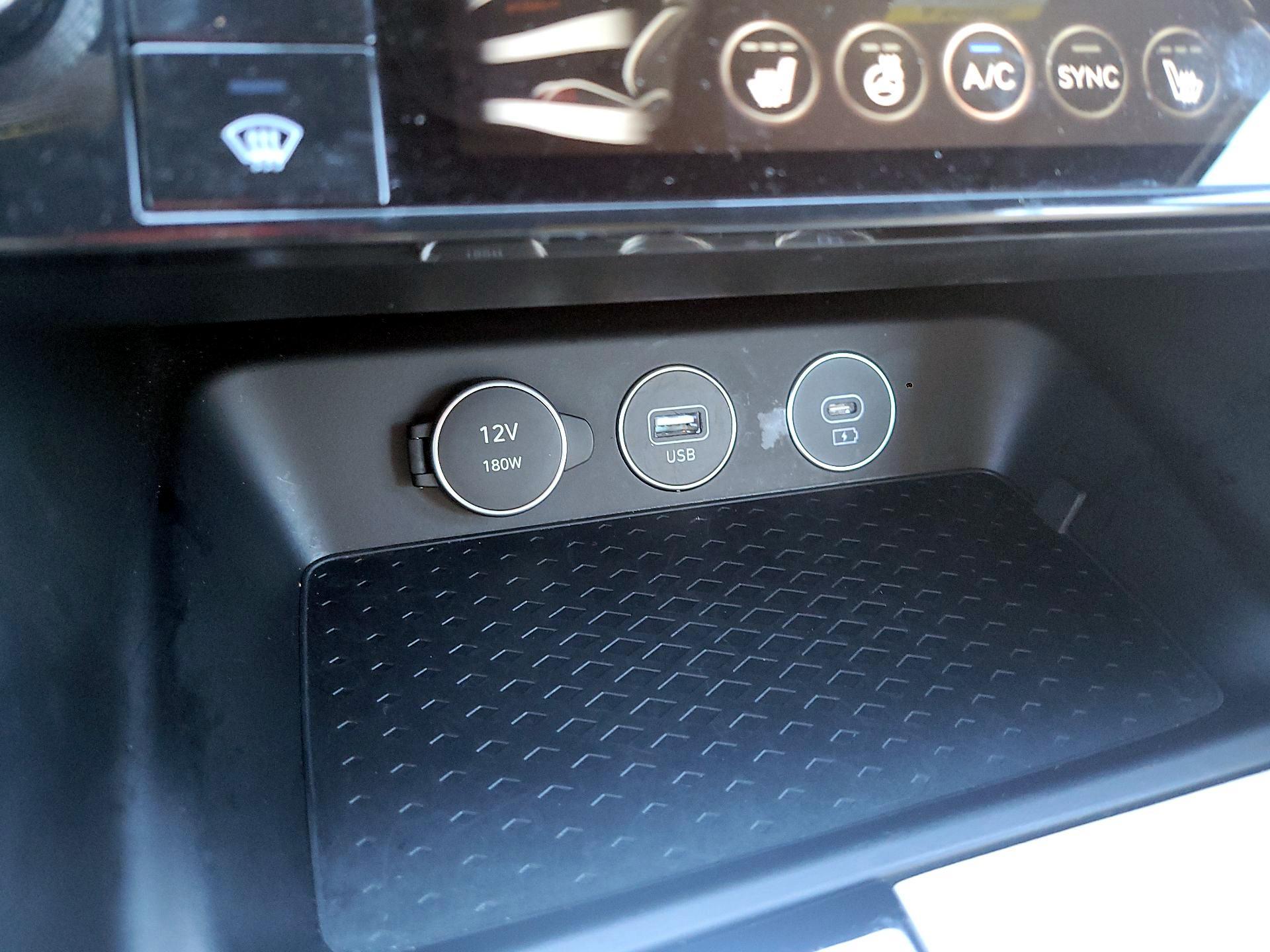 Thumbnail: 2024 Genesis G70 - 19