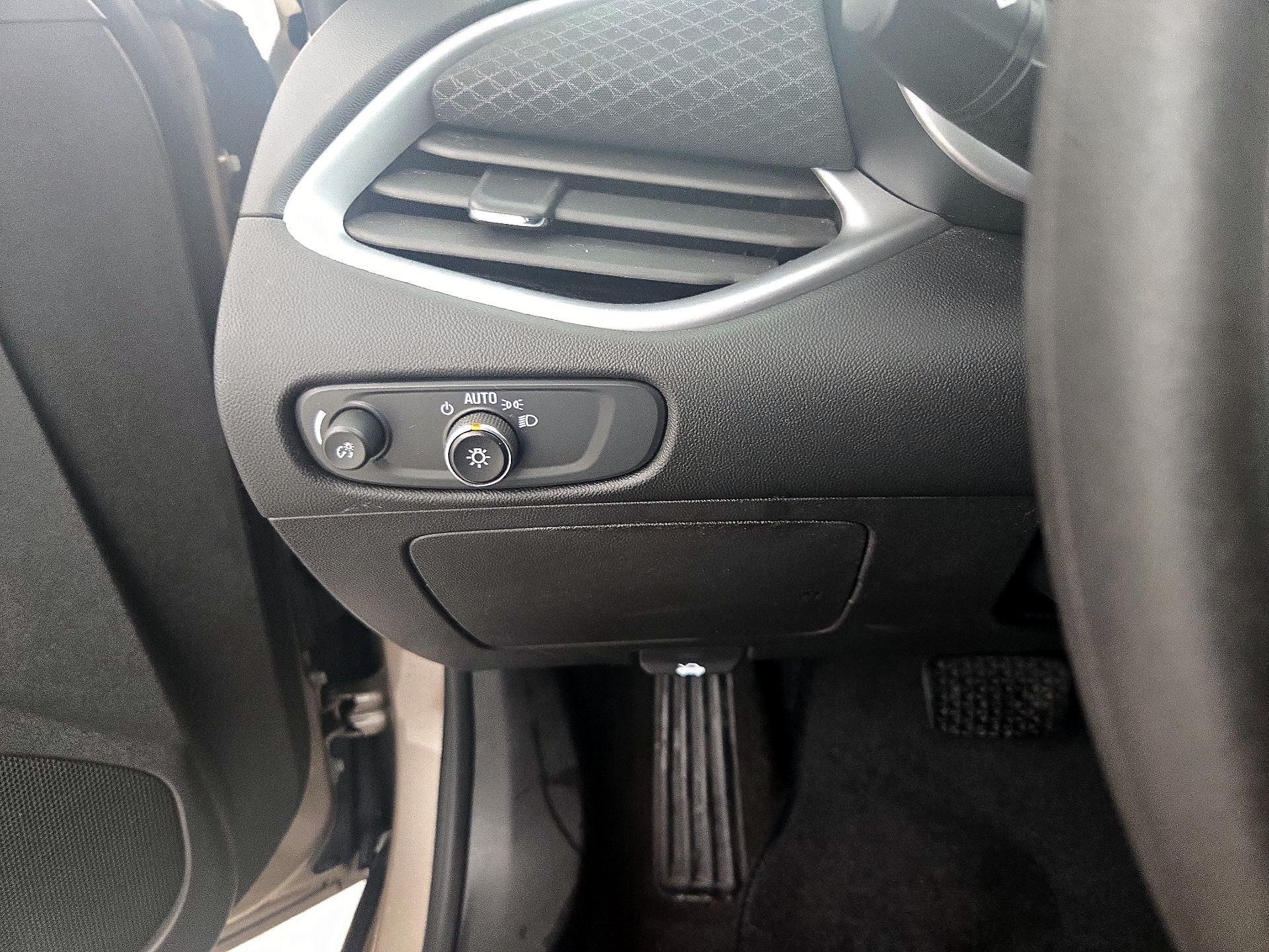 Thumbnail: 2023 Chevrolet Malibu - 14