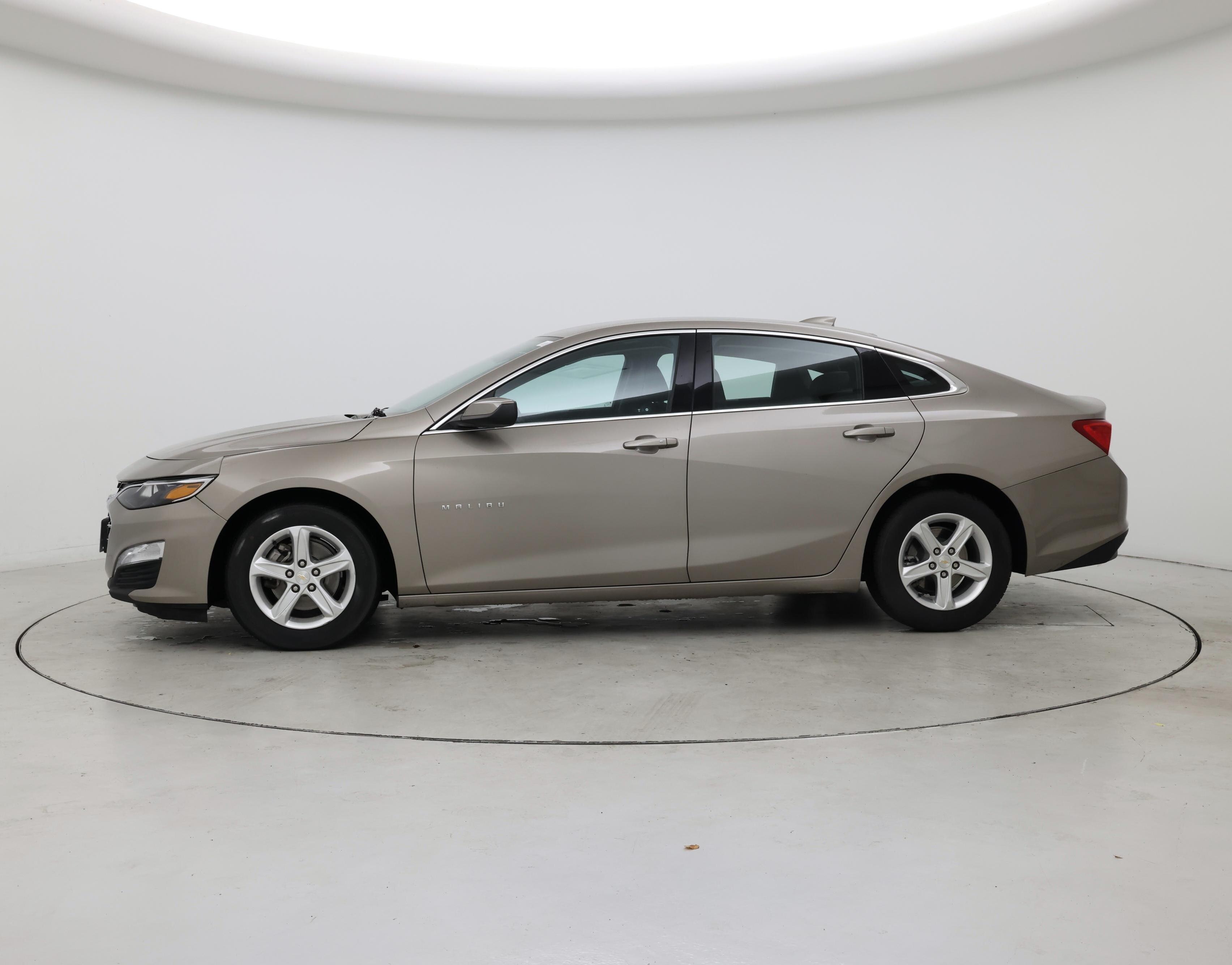 Thumbnail: 2023 Chevrolet Malibu - 3