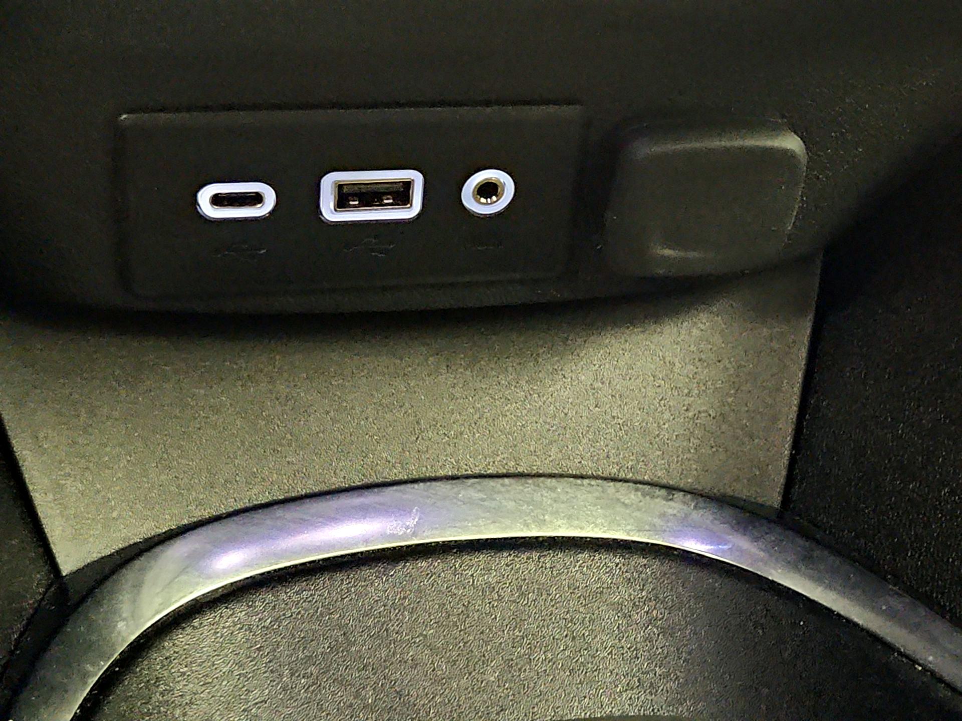 Thumbnail: 2024 Chevrolet Malibu - 19