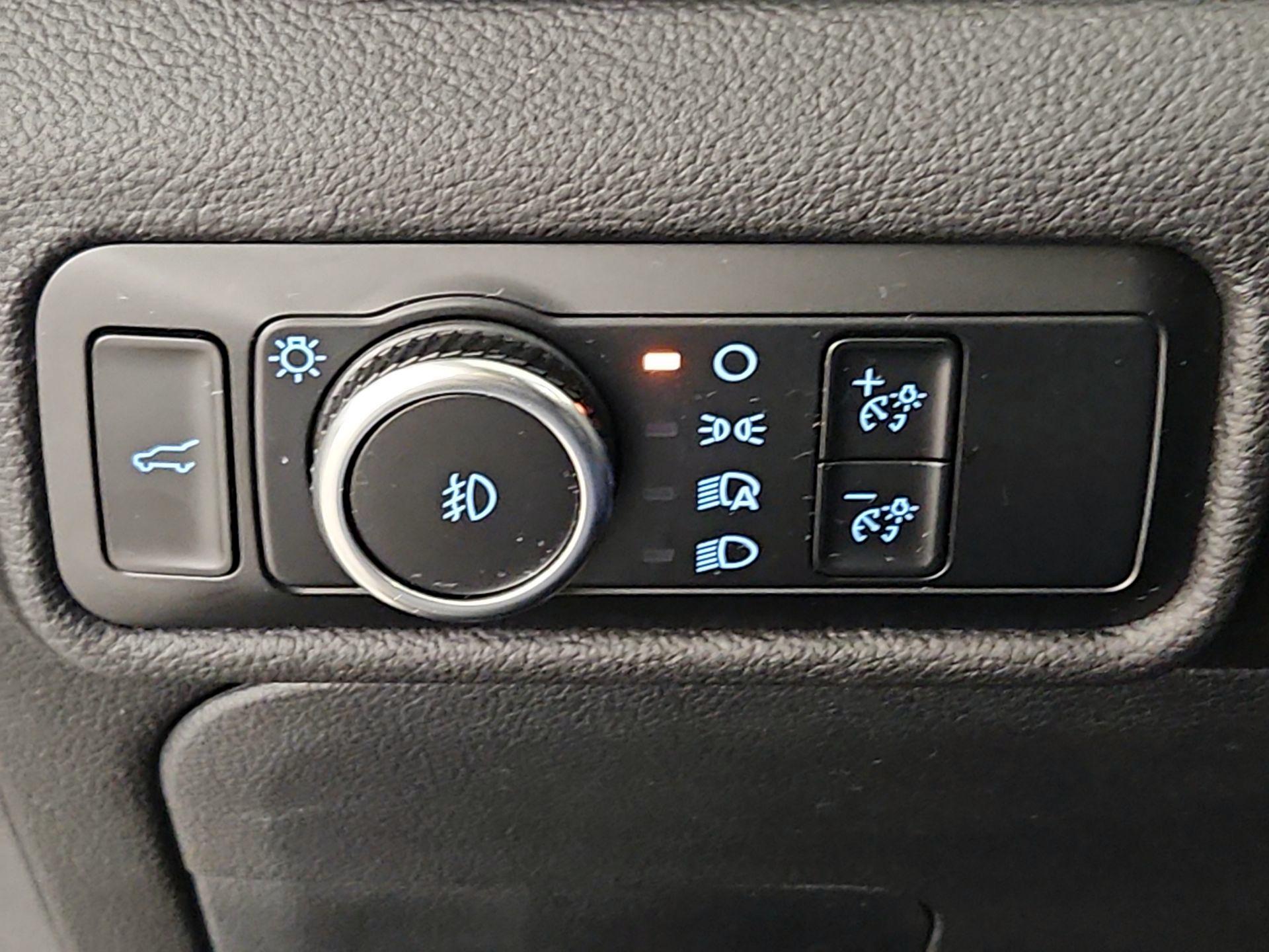 Thumbnail: 2023 Ford Explorer - 13