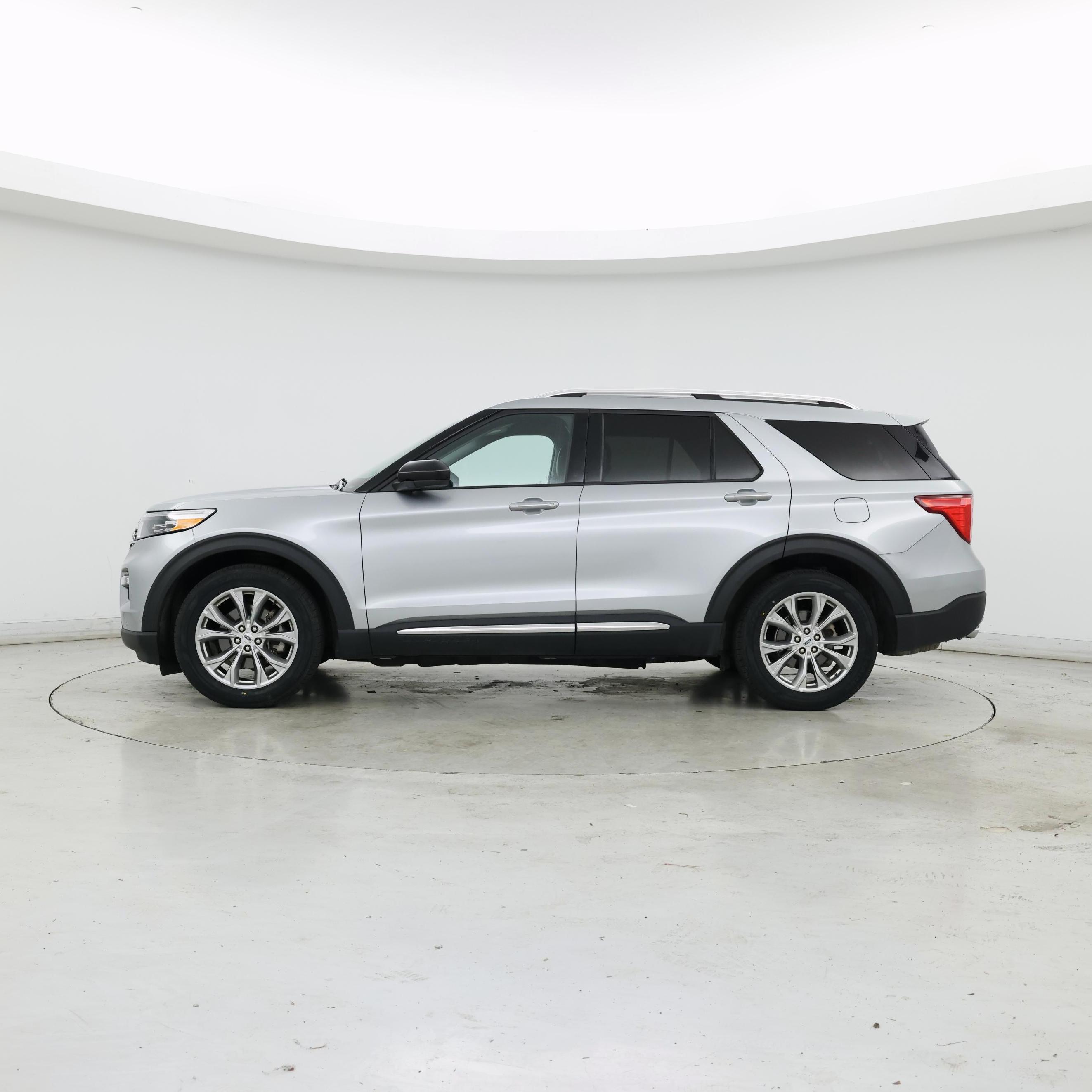 Thumbnail: 2023 Ford Explorer - 3