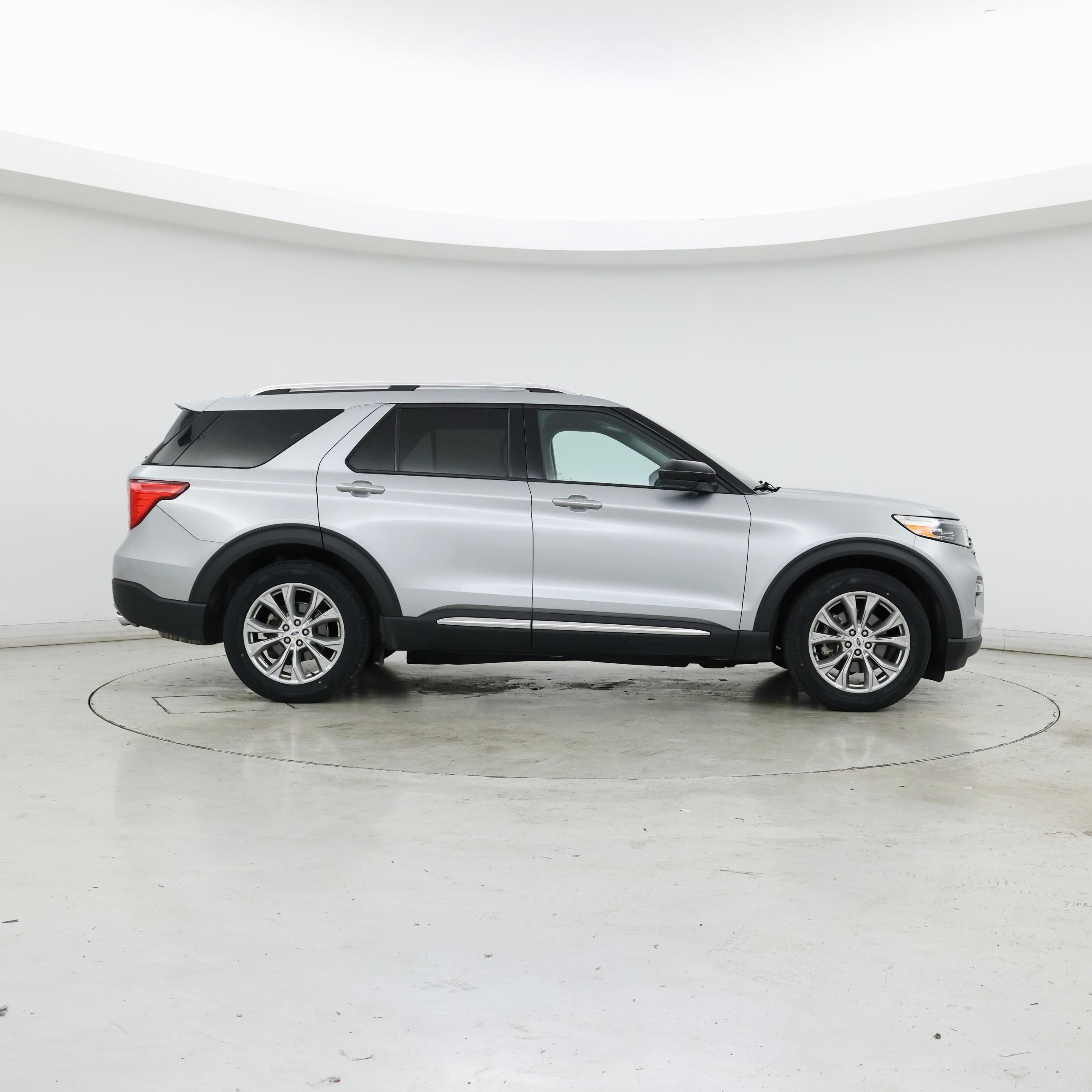 Thumbnail: 2023 Ford Explorer - 7