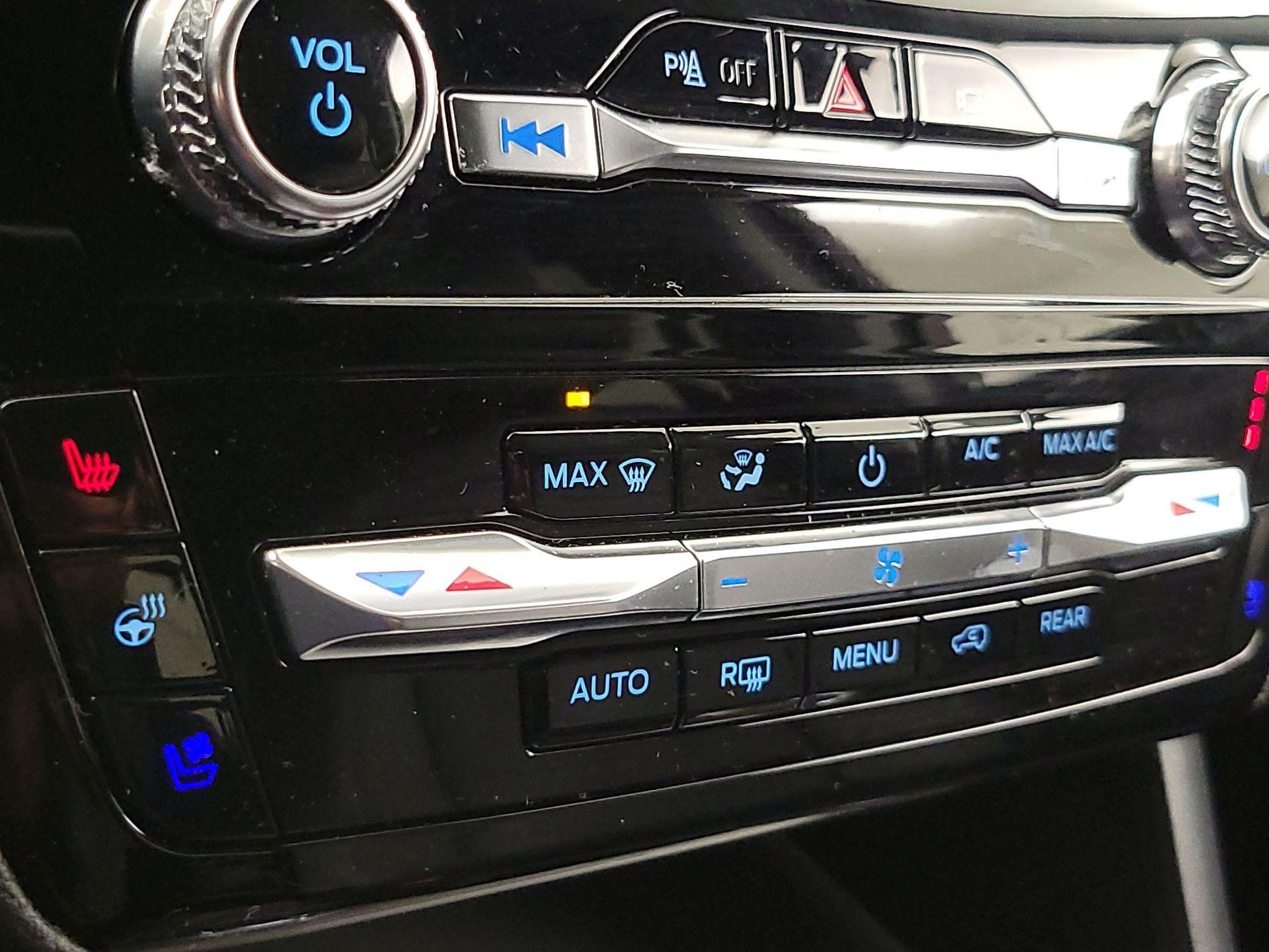 Thumbnail: 2023 Ford Explorer - 16