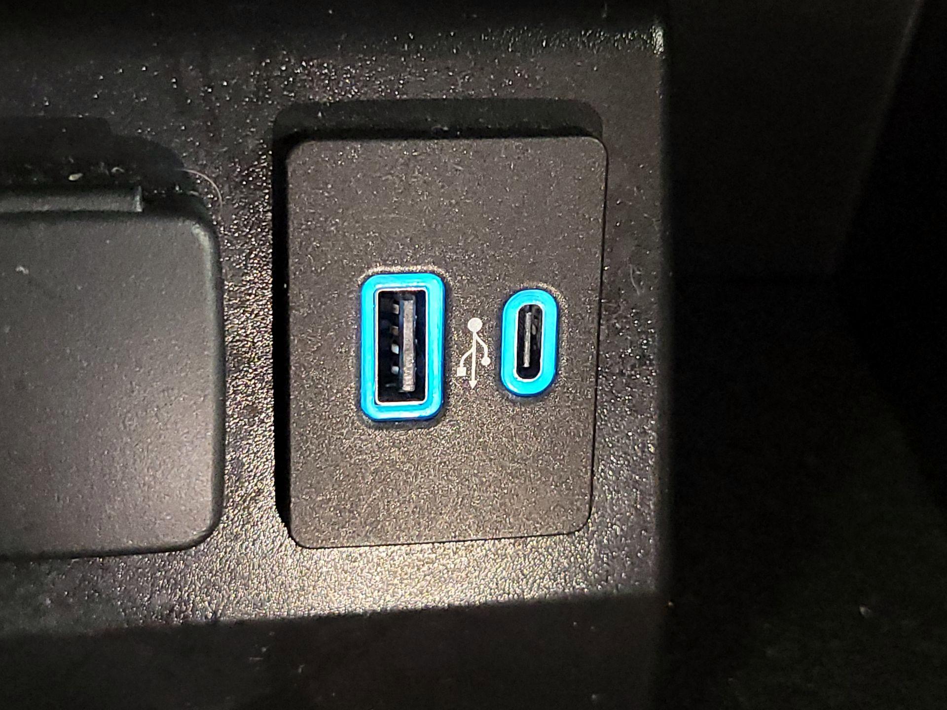 Thumbnail: 2023 Ford Explorer - 18