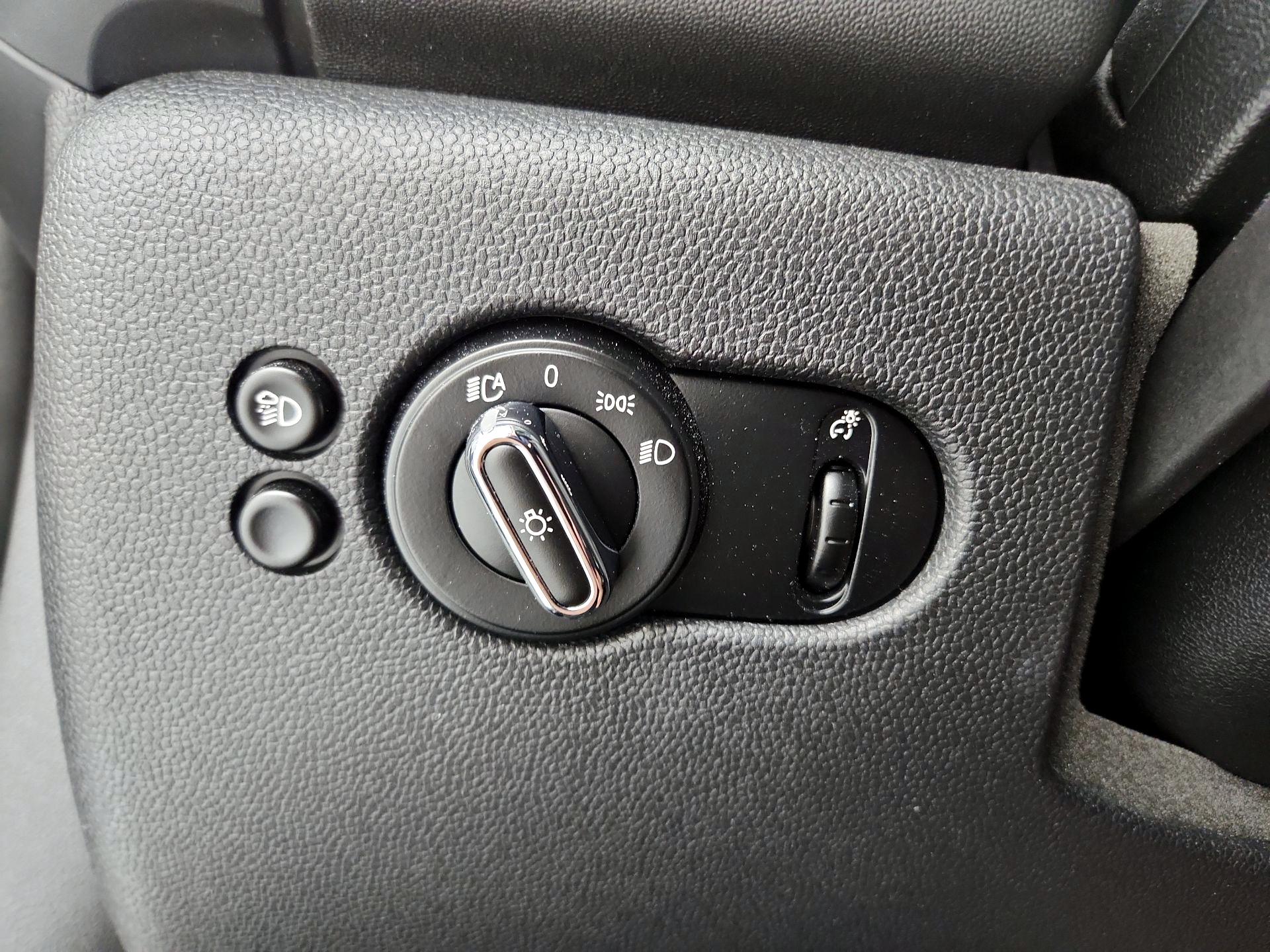 Thumbnail: 2022 MINI Cooper Hardtop - 13