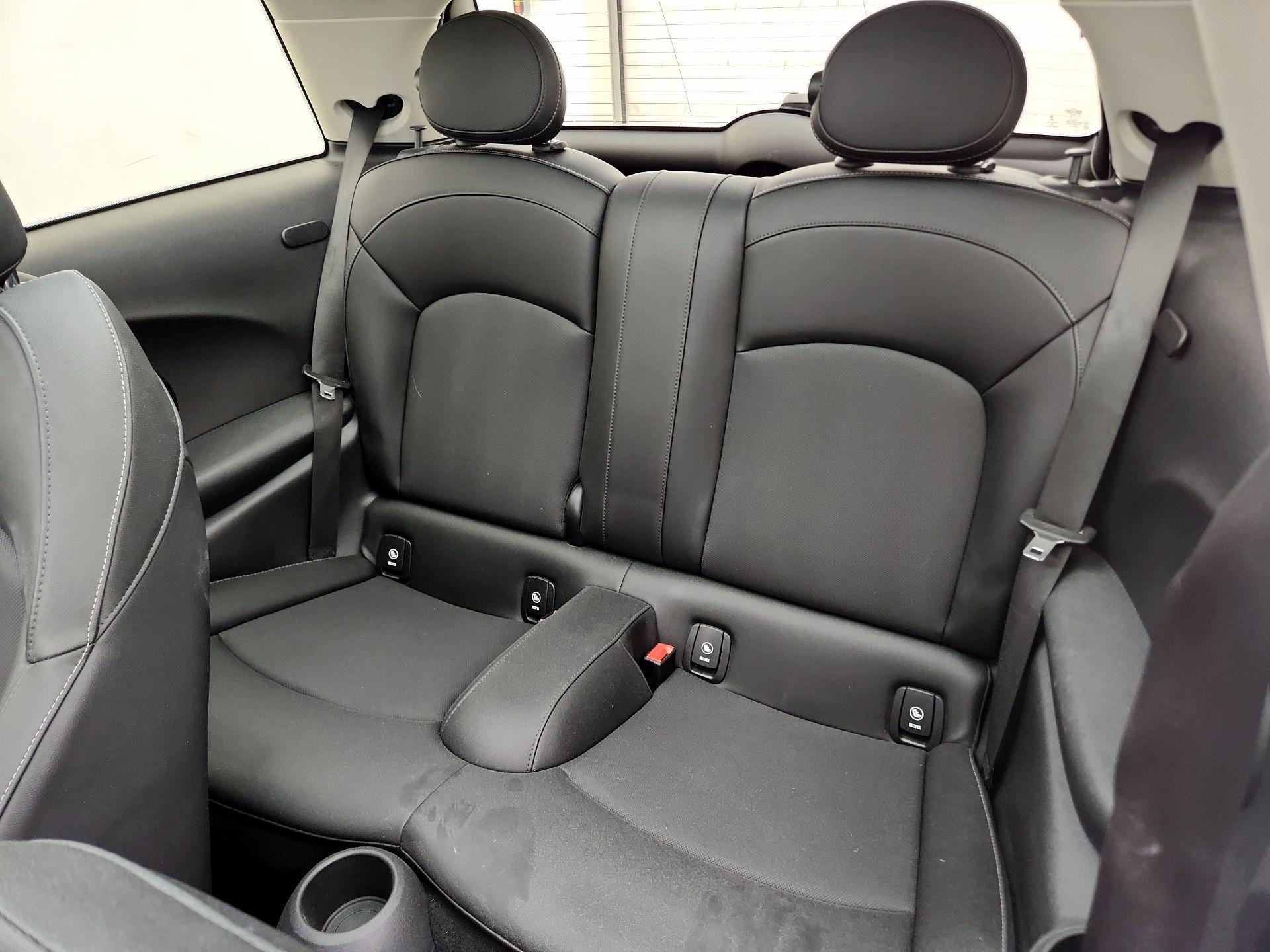 Thumbnail: 2022 MINI Cooper Hardtop - 20