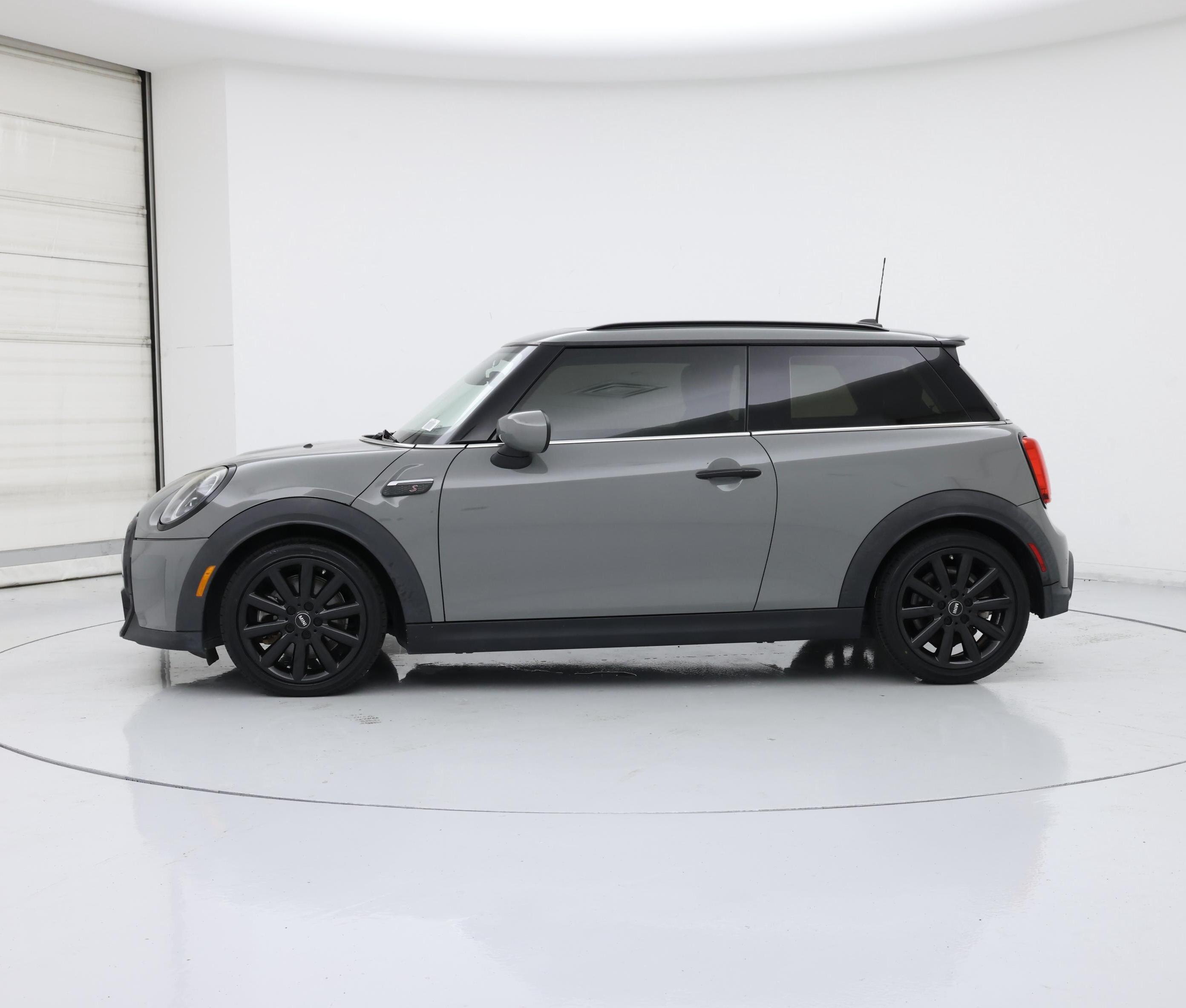 Thumbnail: 2022 MINI Cooper Hardtop - 3