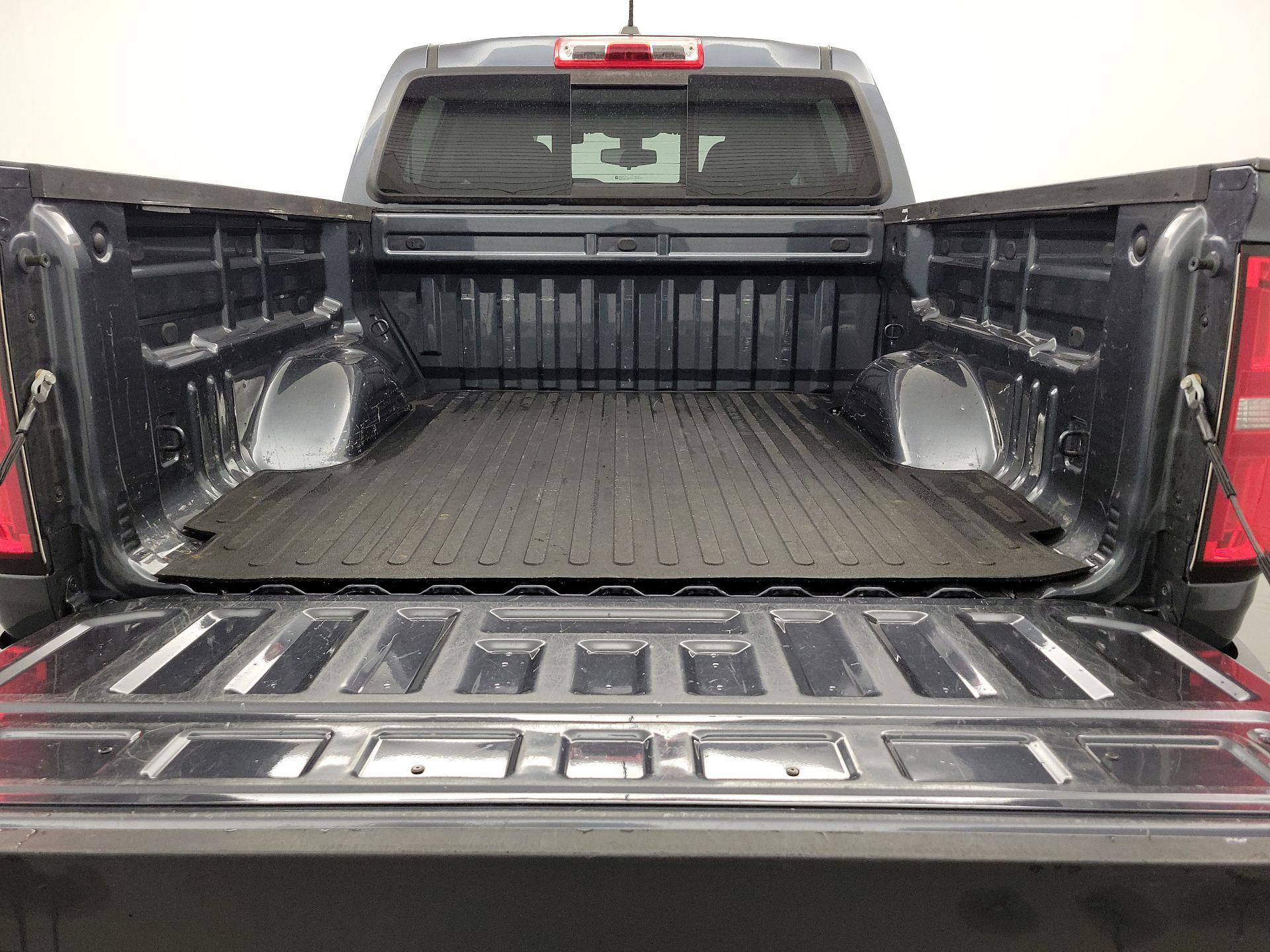 Thumbnail: 2017 Chevrolet Colorado - 20