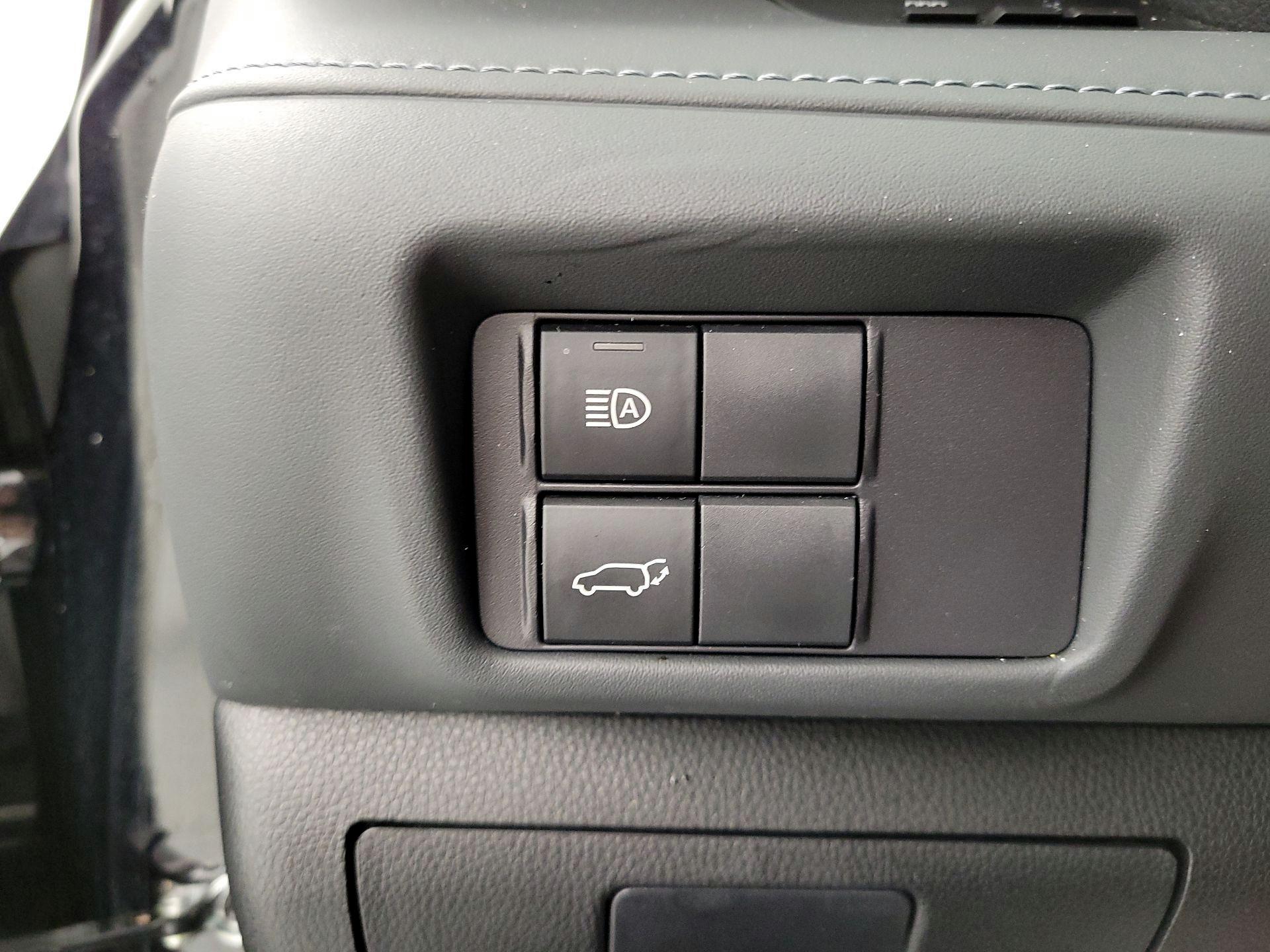 Thumbnail: 2022 Toyota Highlander - 13