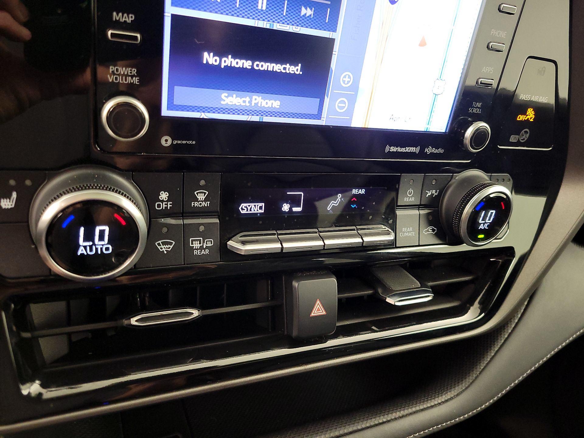 Thumbnail: 2022 Toyota Highlander - 17