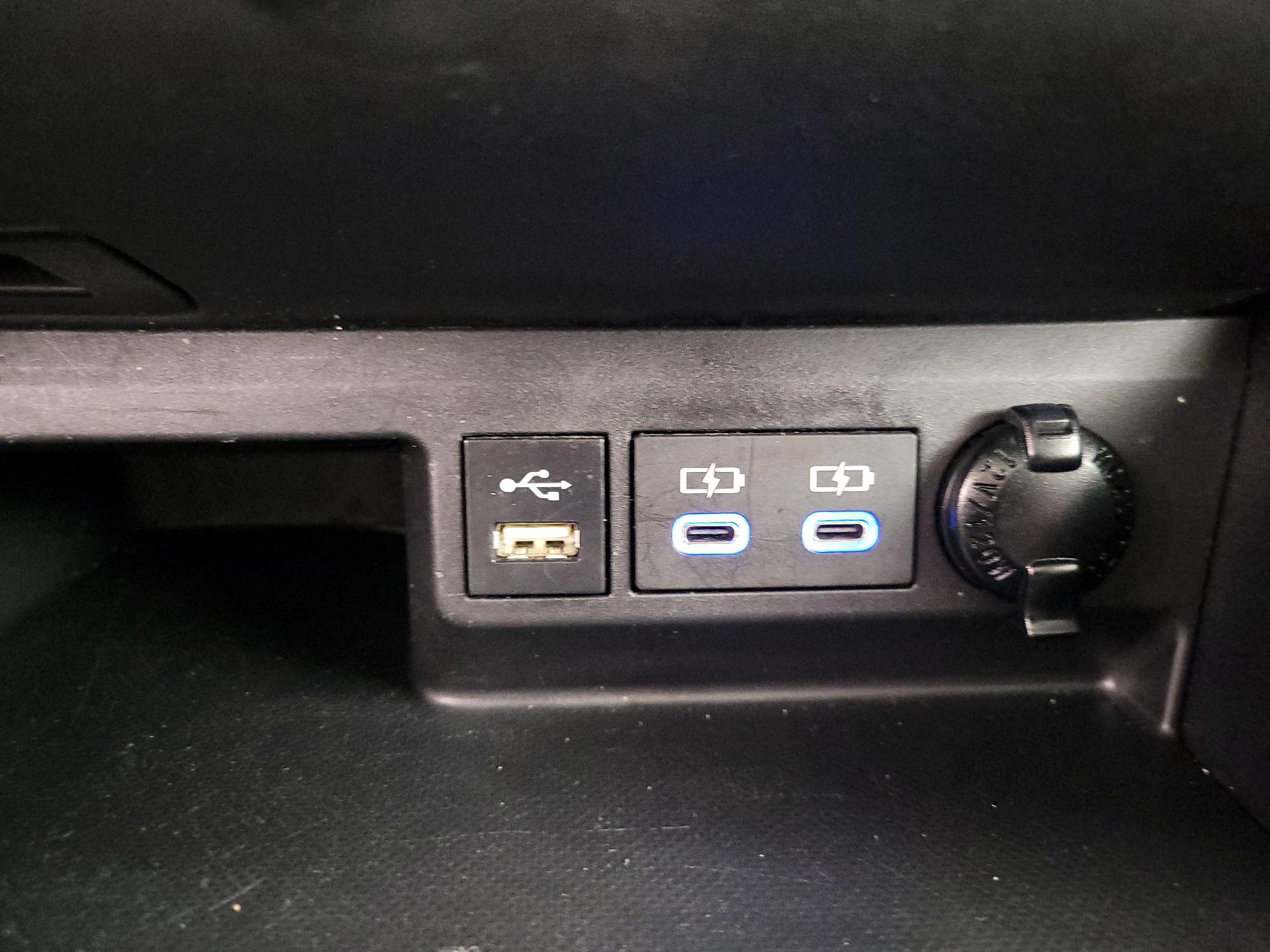 Thumbnail: 2022 Toyota Highlander - 19