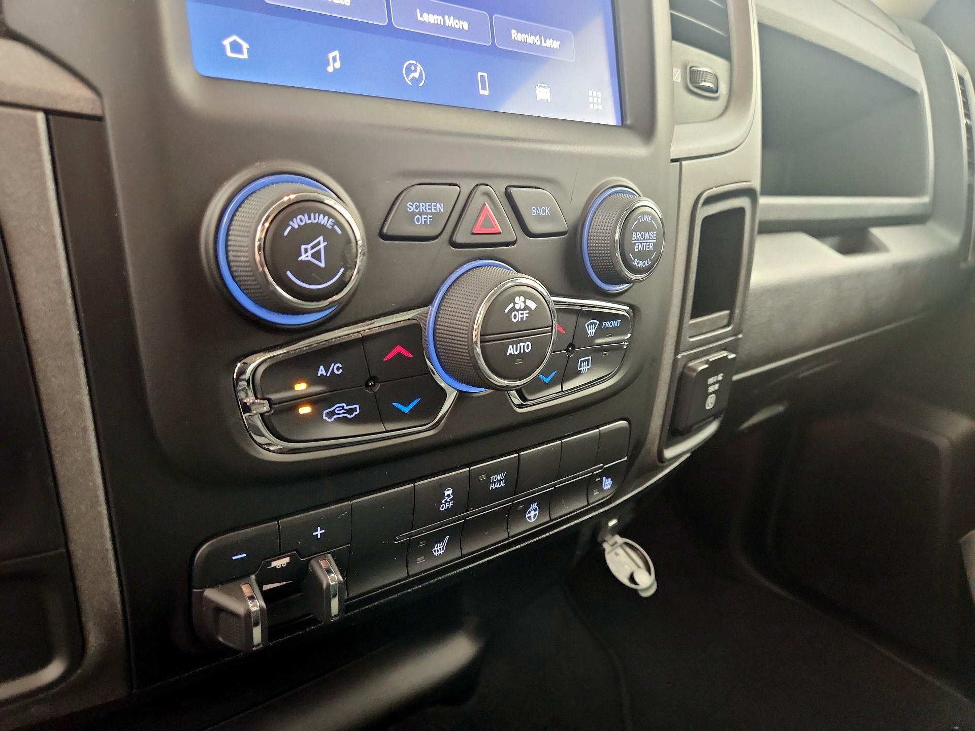 Thumbnail: 2022 RAM 1500 Classic - 16