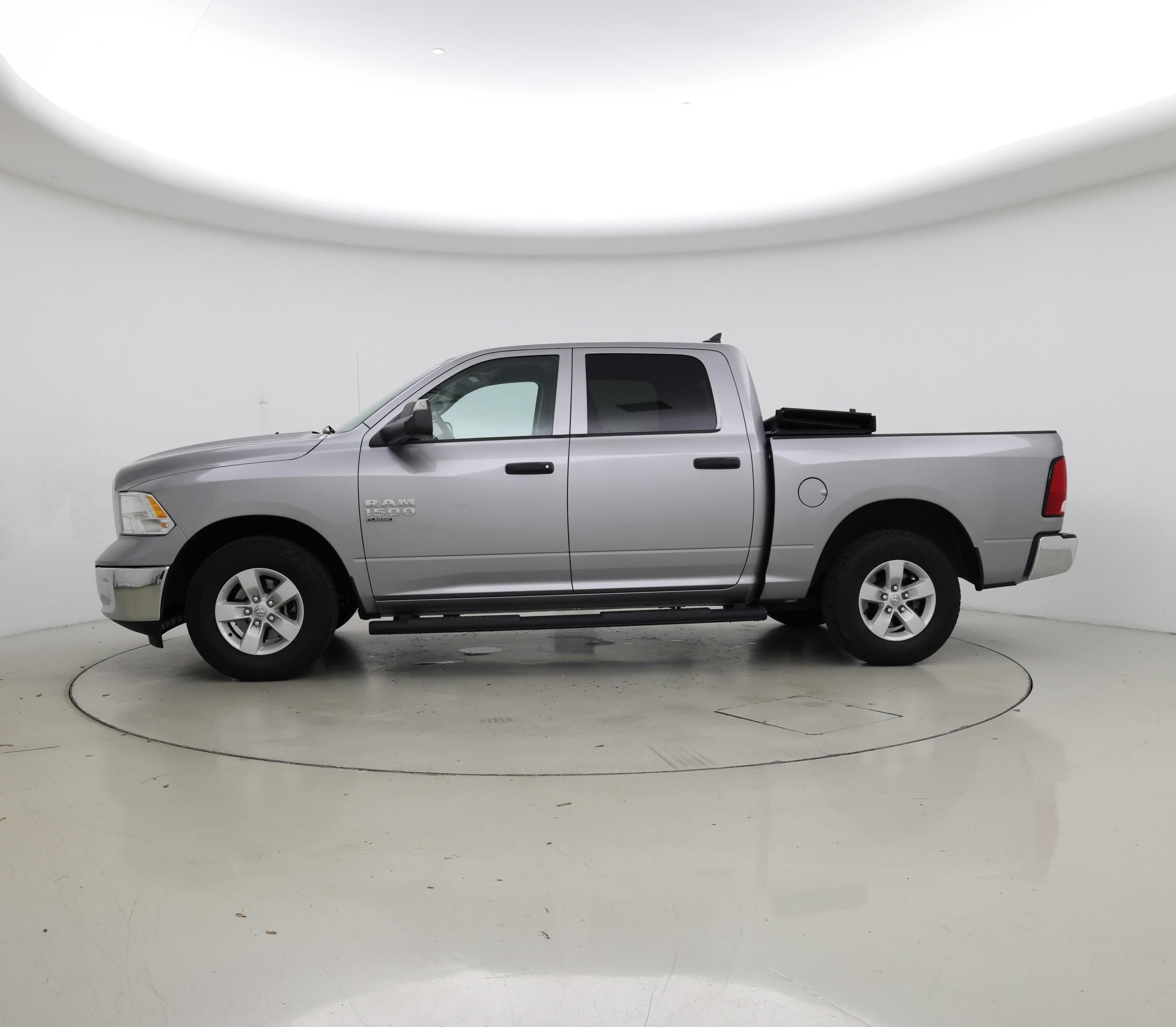 Thumbnail: 2022 RAM 1500 Classic - 3