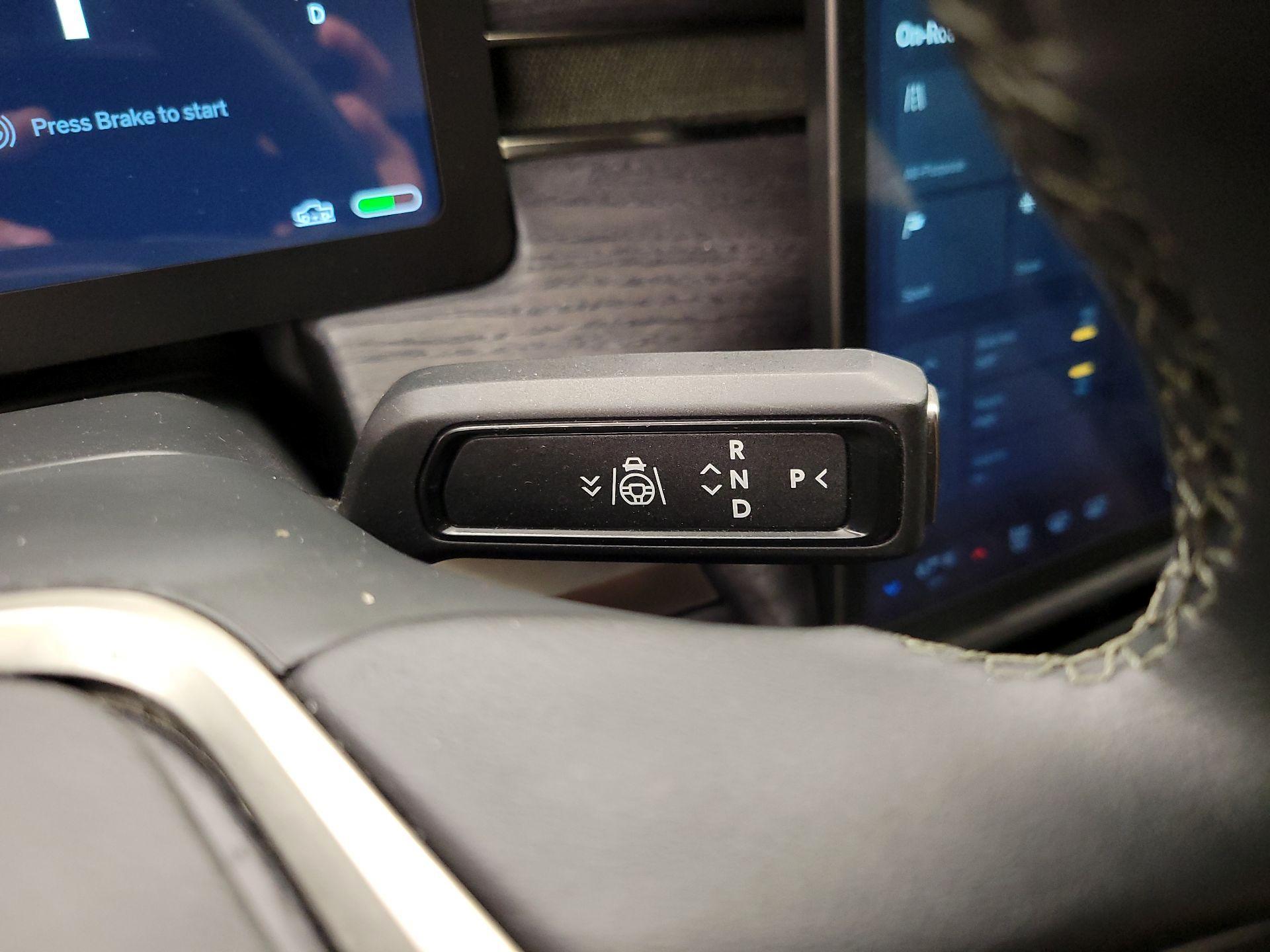 Thumbnail: 2022 Rivian R1T - 17