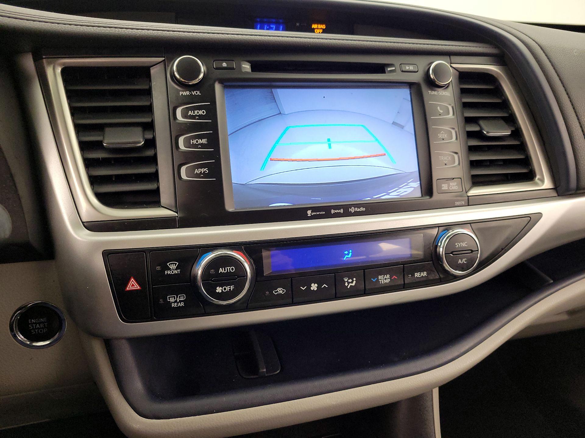 Thumbnail: 2017 Toyota Highlander - 15