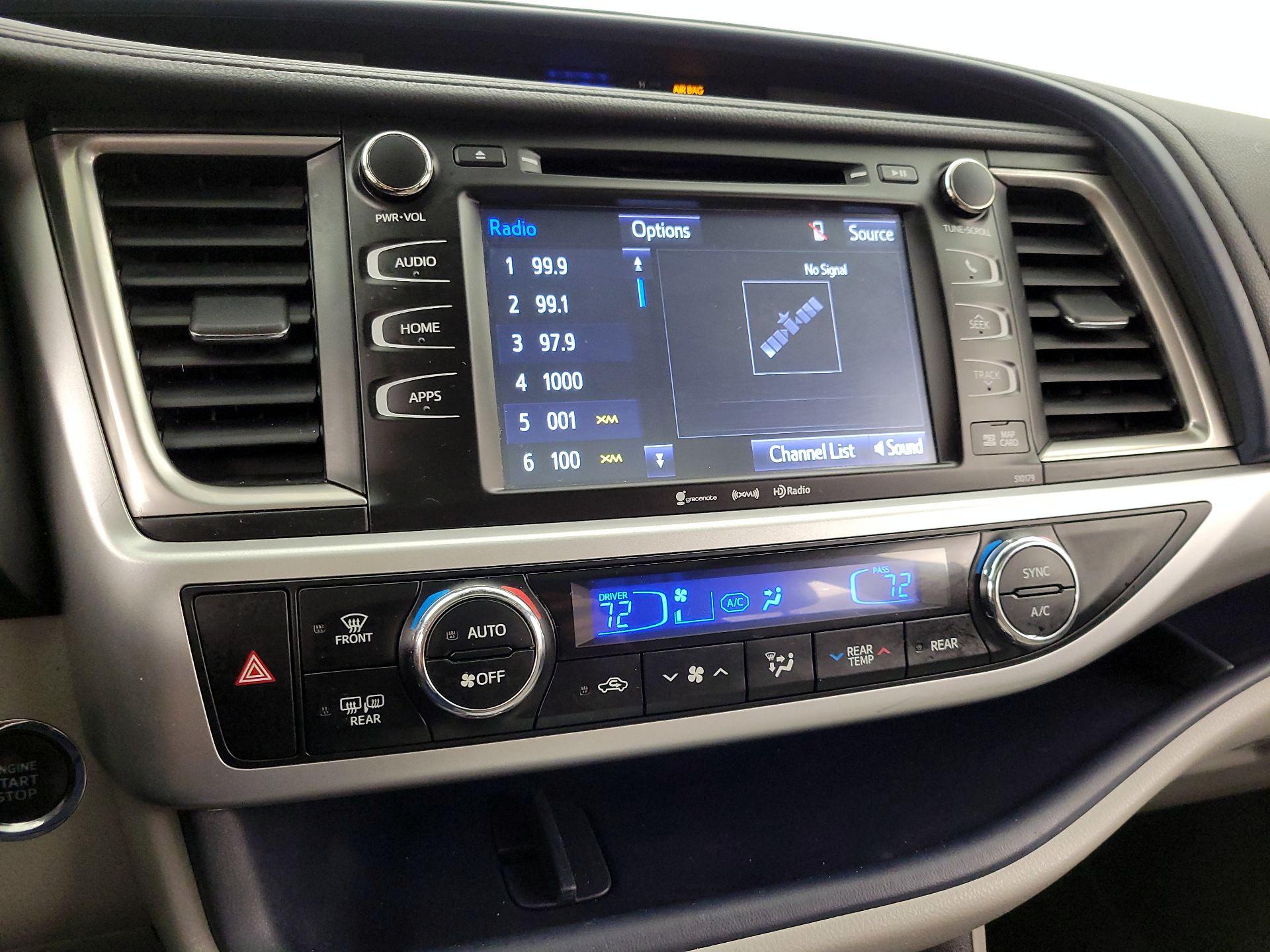 Thumbnail: 2017 Toyota Highlander - 16