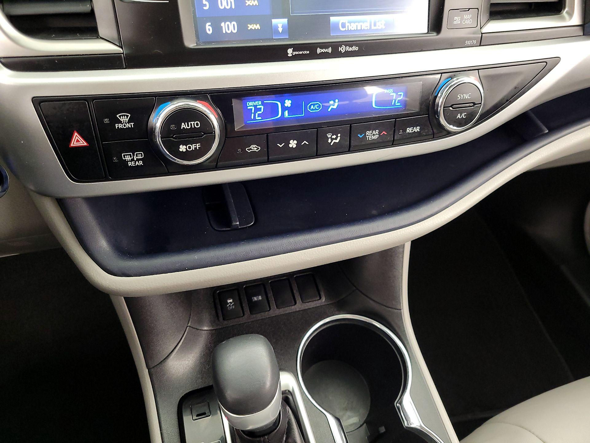 Thumbnail: 2017 Toyota Highlander - 17