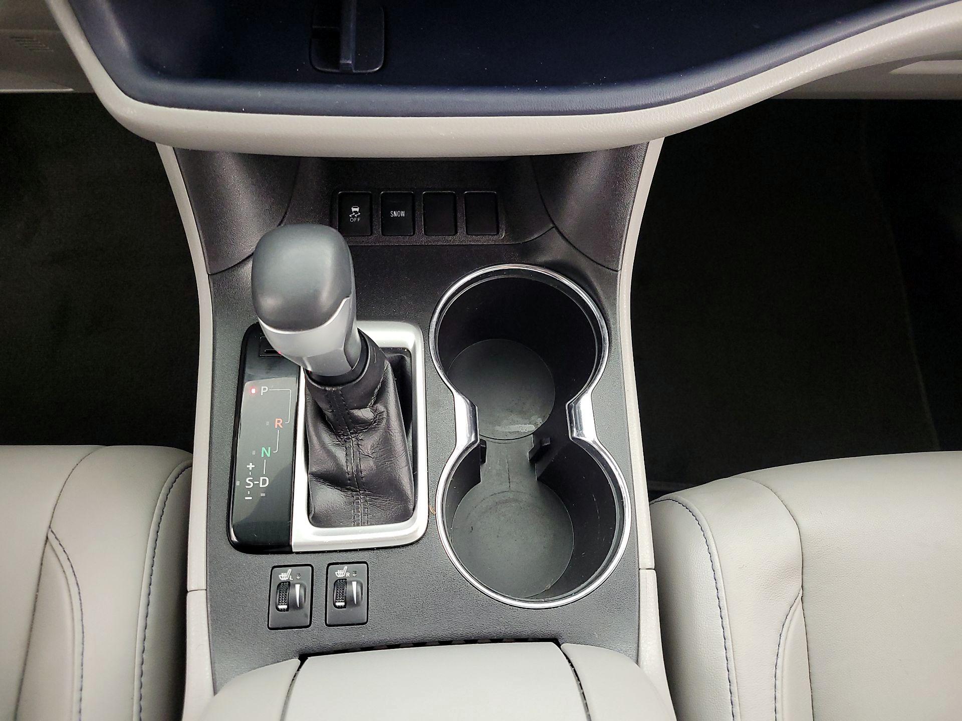 Thumbnail: 2017 Toyota Highlander - 18