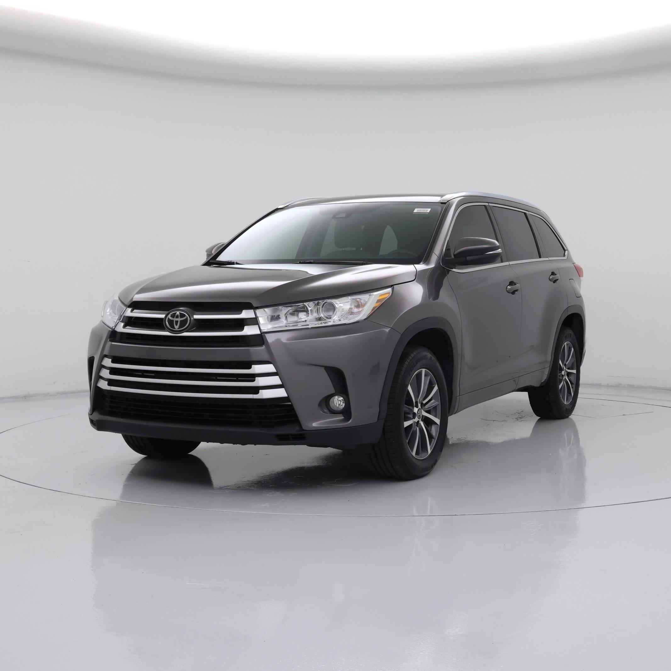 Thumbnail: 2017 Toyota Highlander - 4