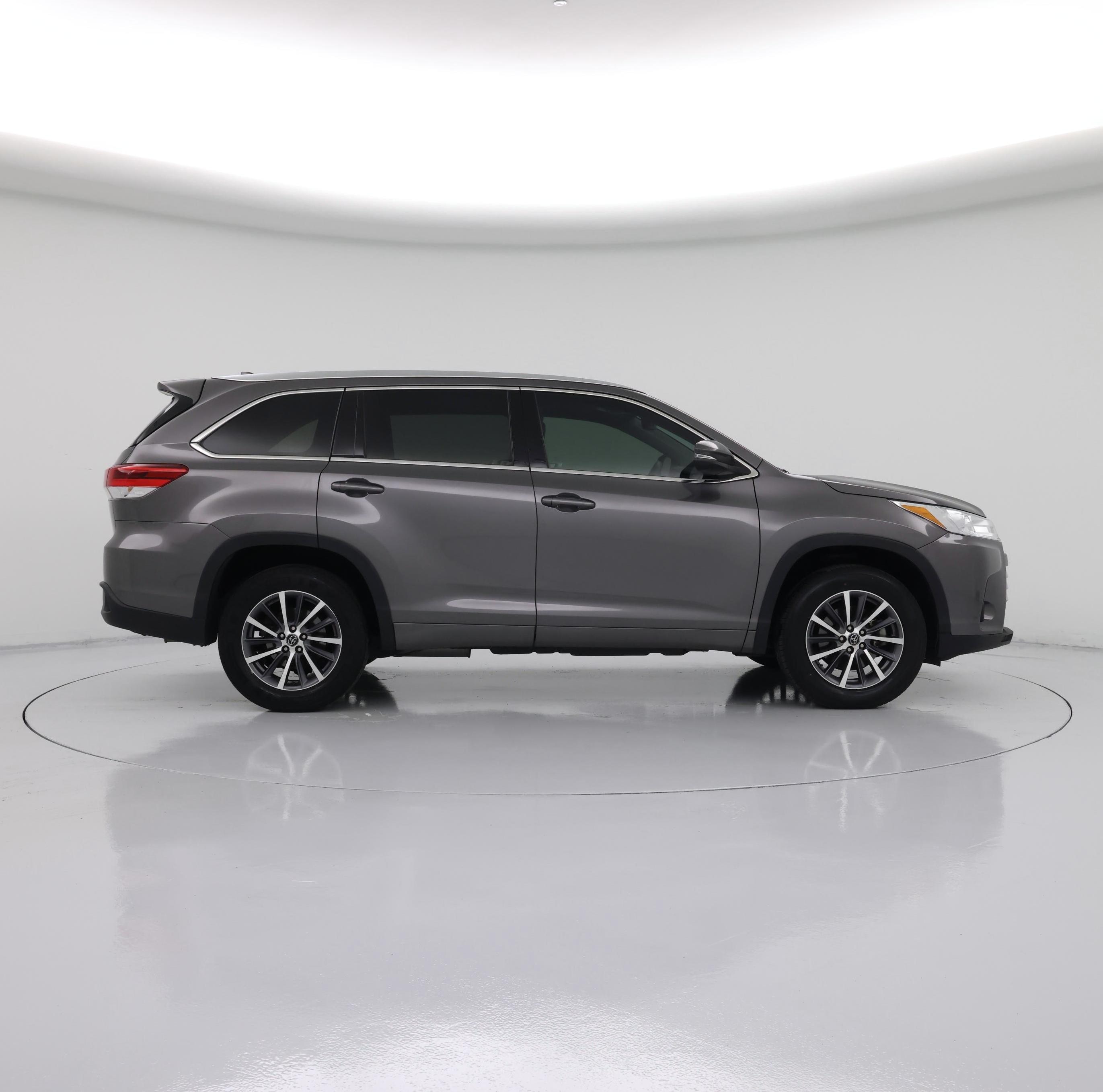 Thumbnail: 2017 Toyota Highlander - 7