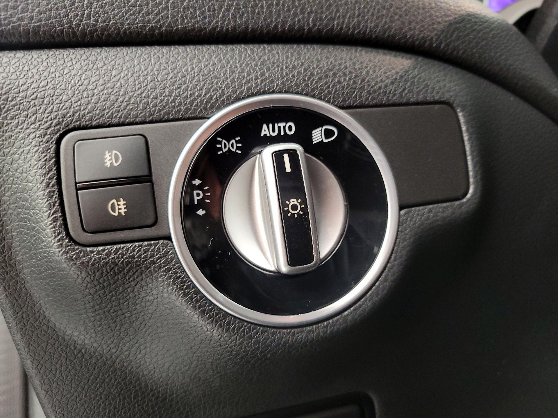 Thumbnail: 2015 Mercedes-Benz GLA - 13