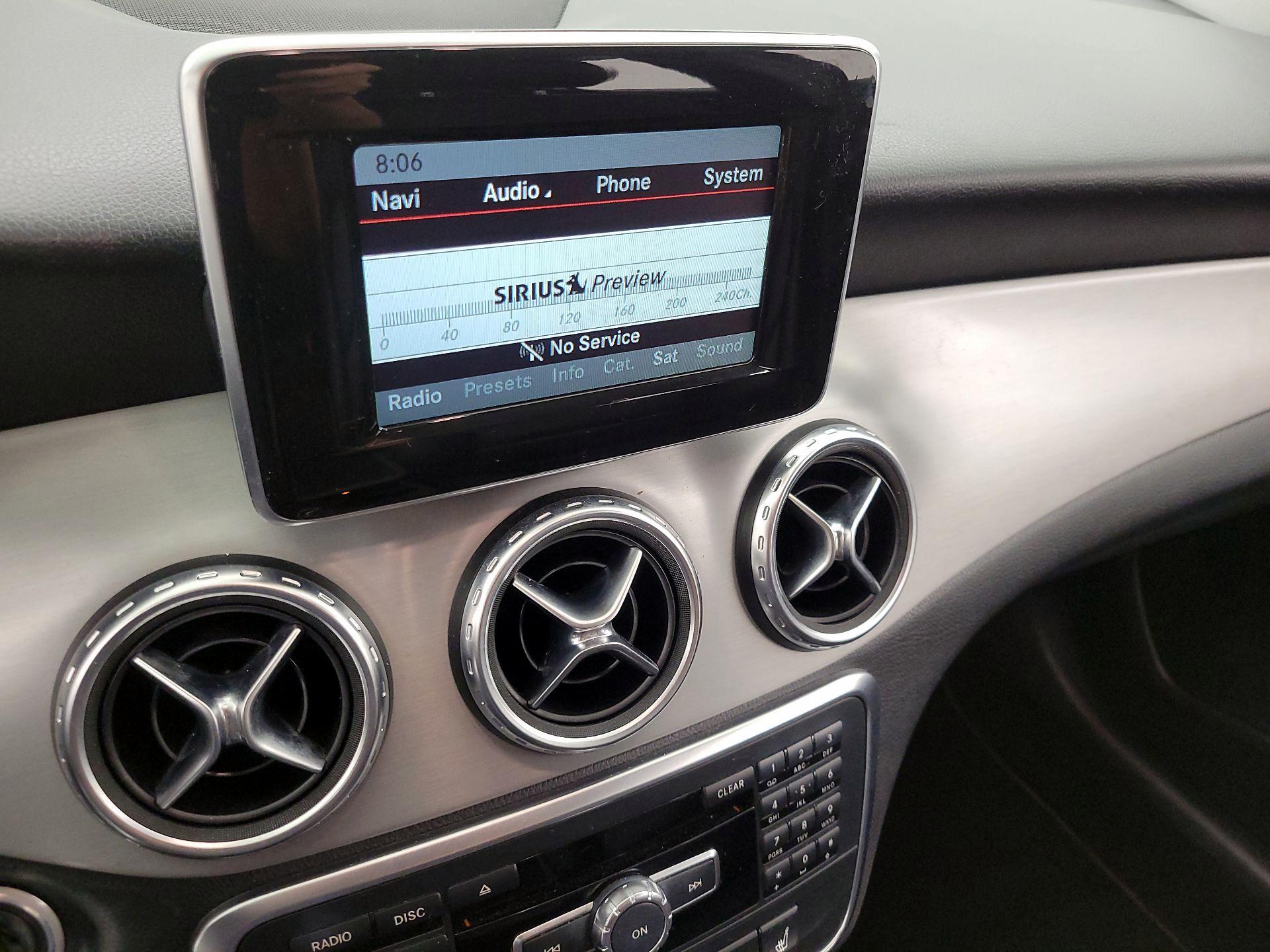 Thumbnail: 2015 Mercedes-Benz GLA - 16