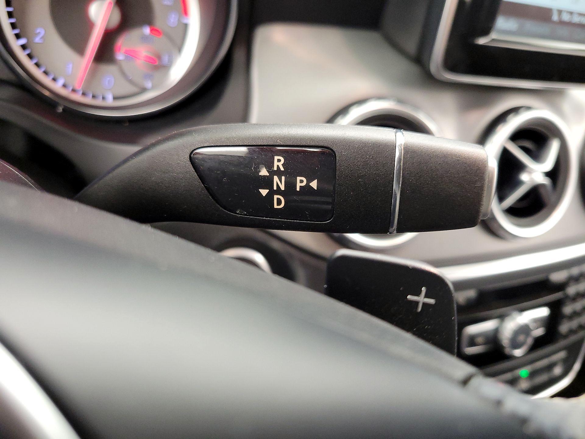 Thumbnail: 2015 Mercedes-Benz GLA - 18