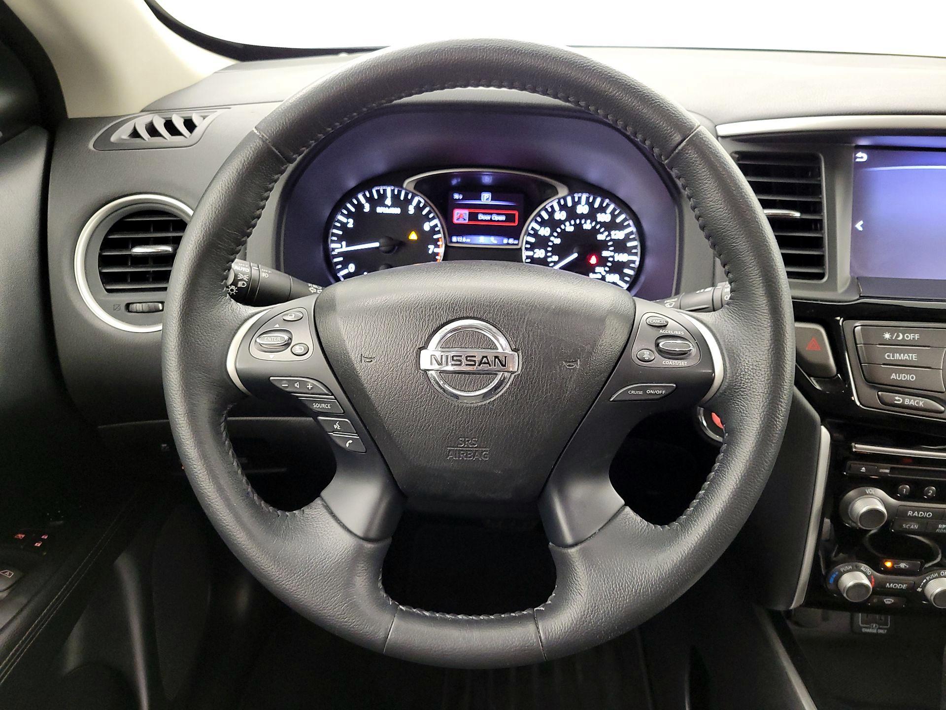 Thumbnail: 2019 Nissan Pathfinder - 10