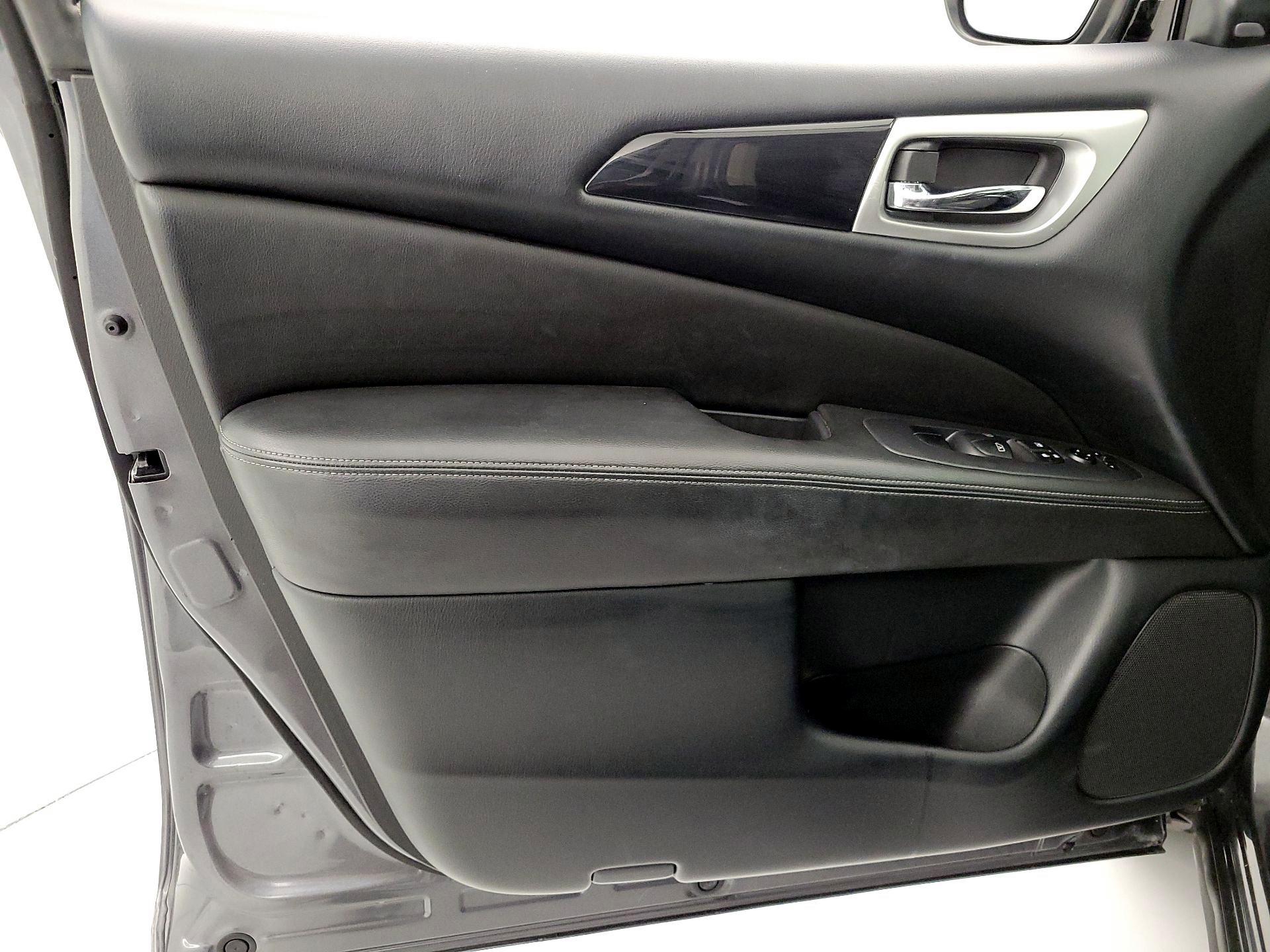 Thumbnail: 2019 Nissan Pathfinder - 12