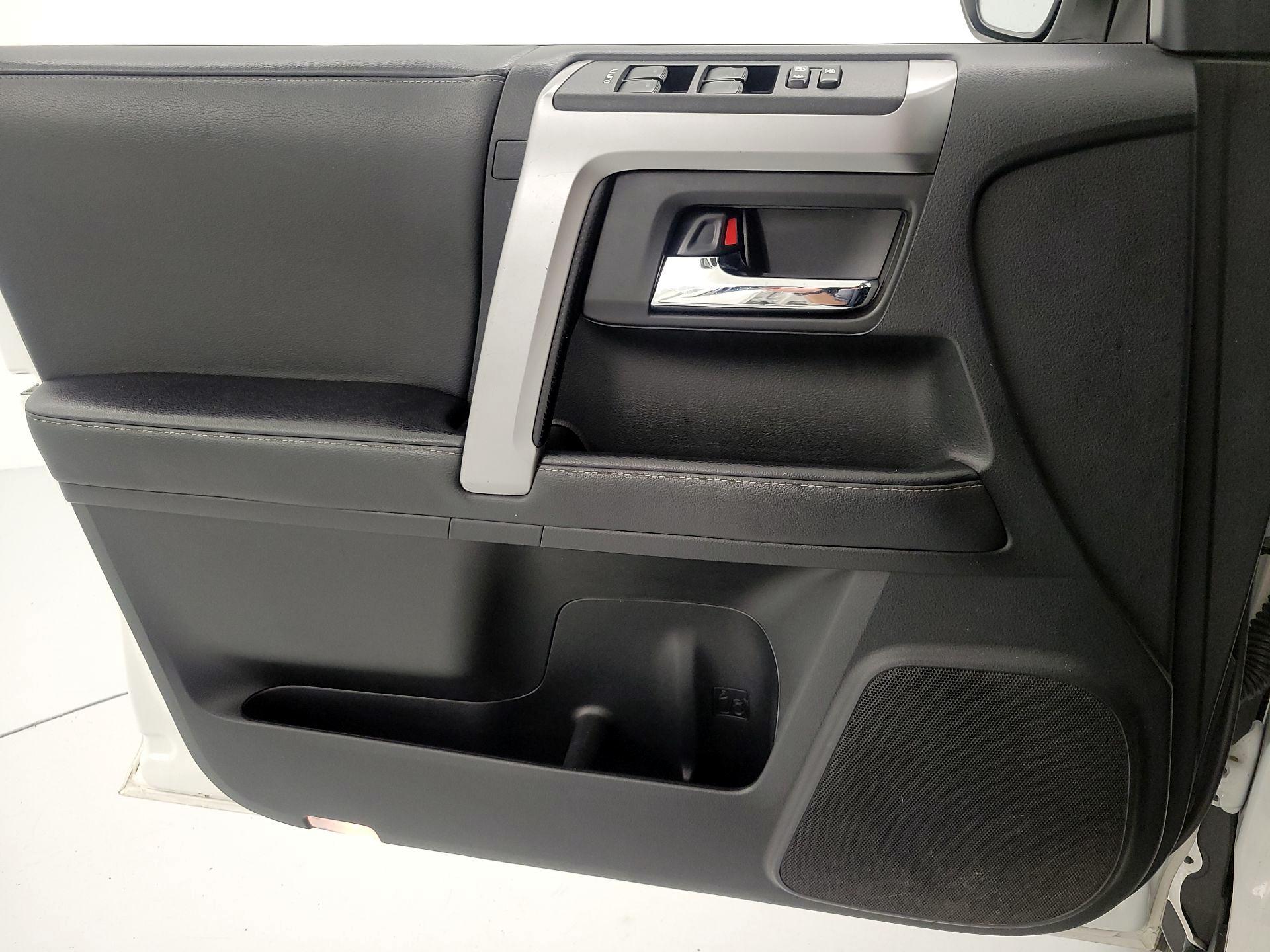 Thumbnail: 2020 Toyota 4Runner - 12