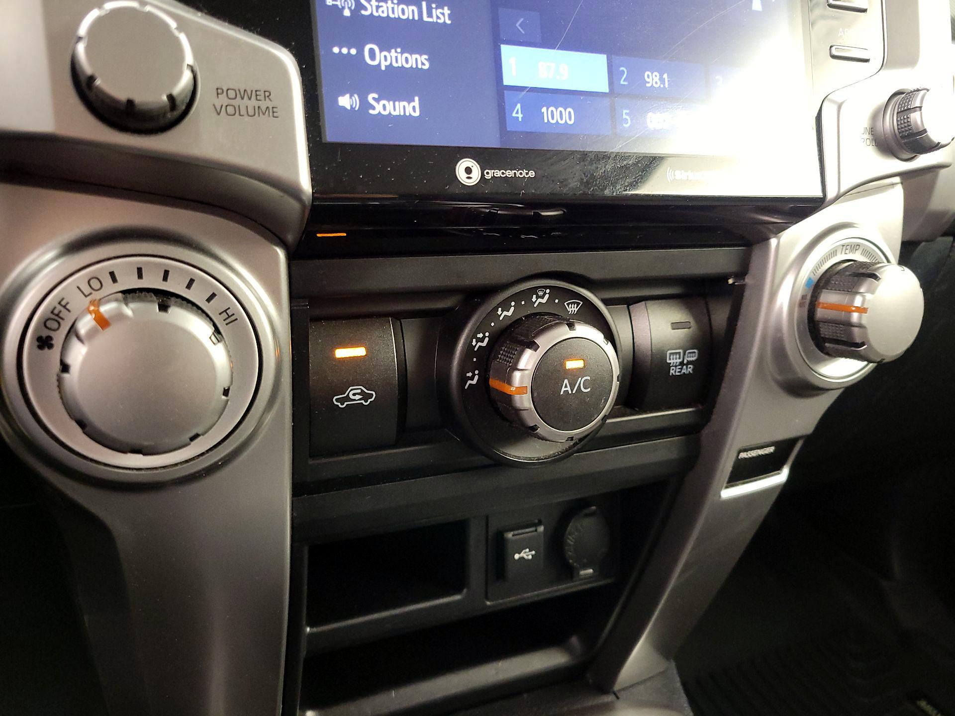 Thumbnail: 2020 Toyota 4Runner - 16